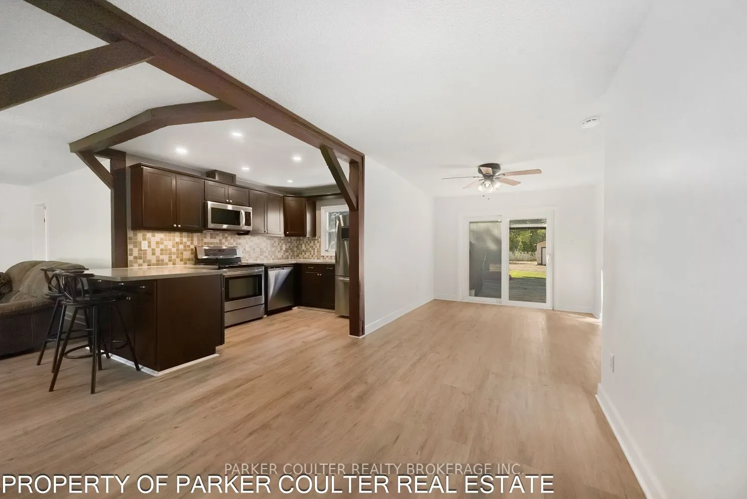 563 Mapleview Drive