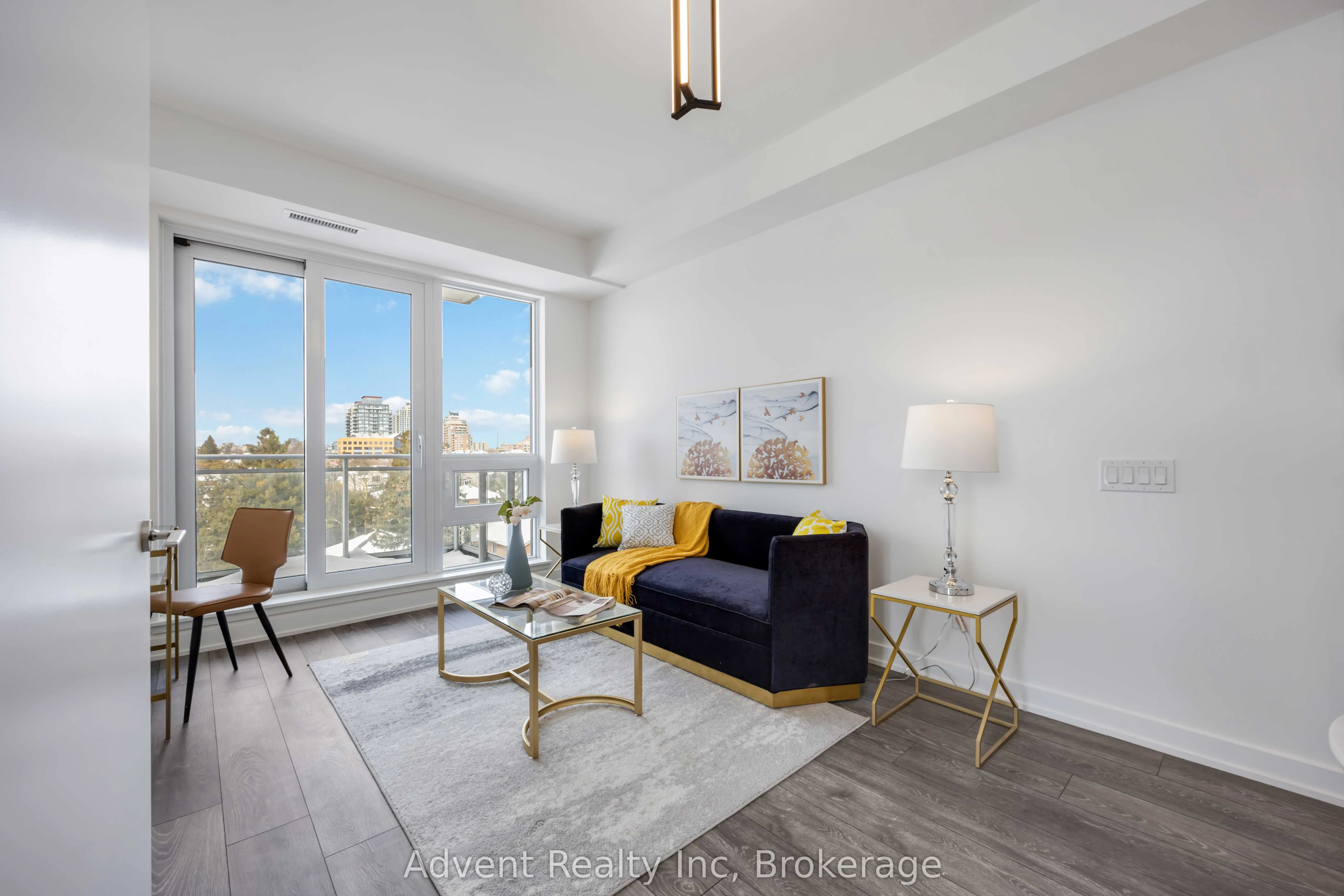 8888 YONGE Street, #412