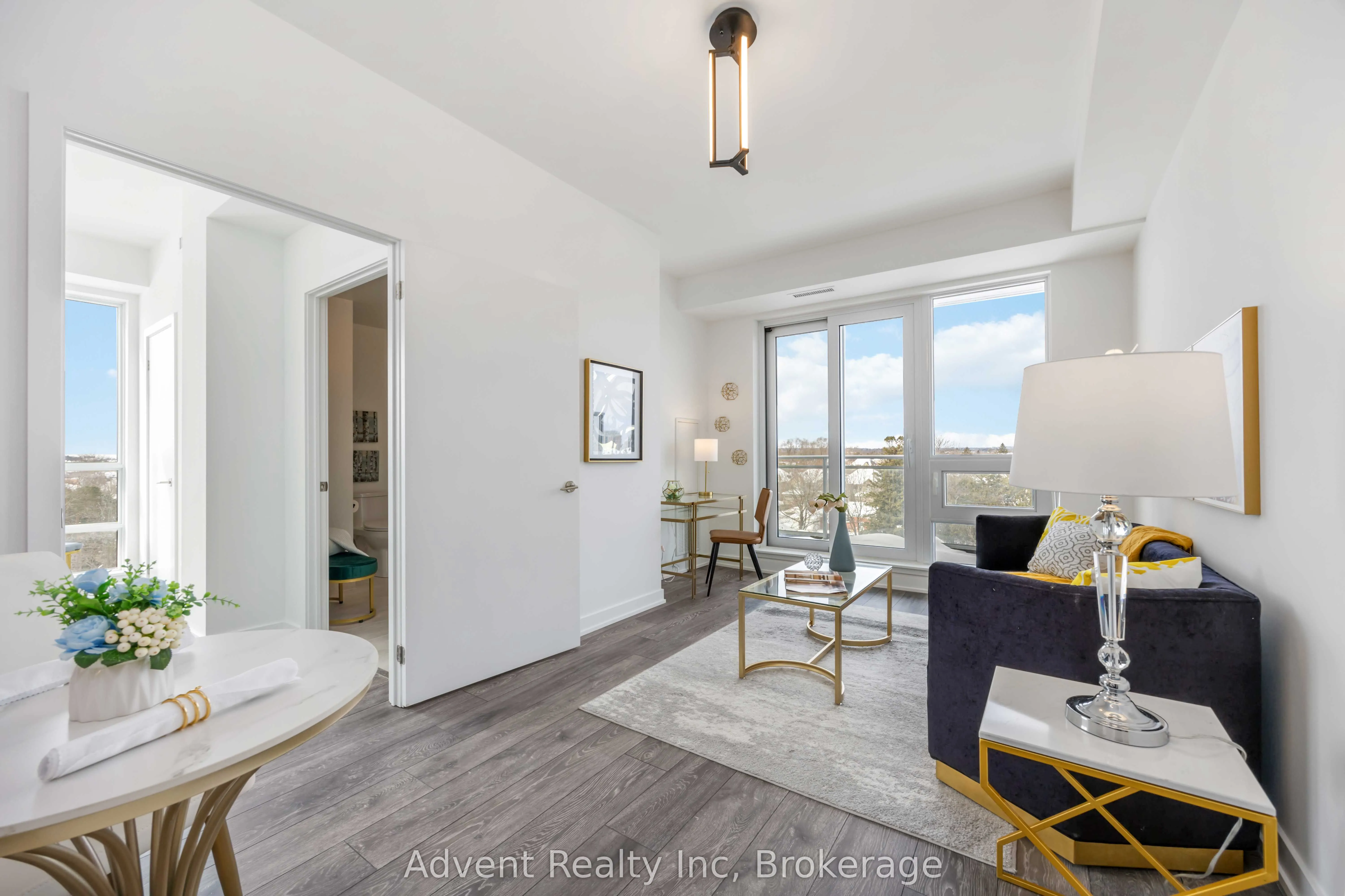 8888 YONGE Street, #412