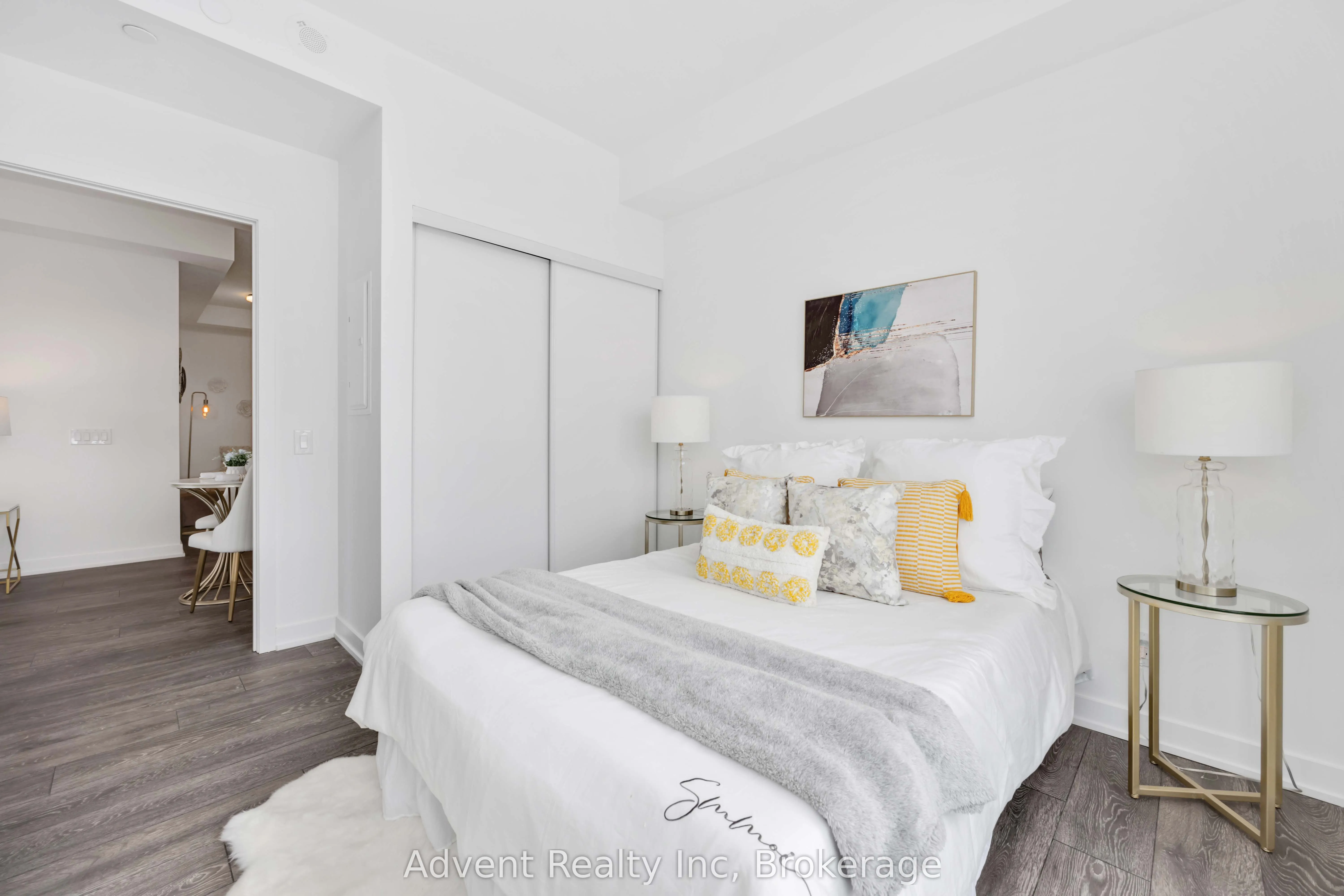 8888 YONGE Street, #412