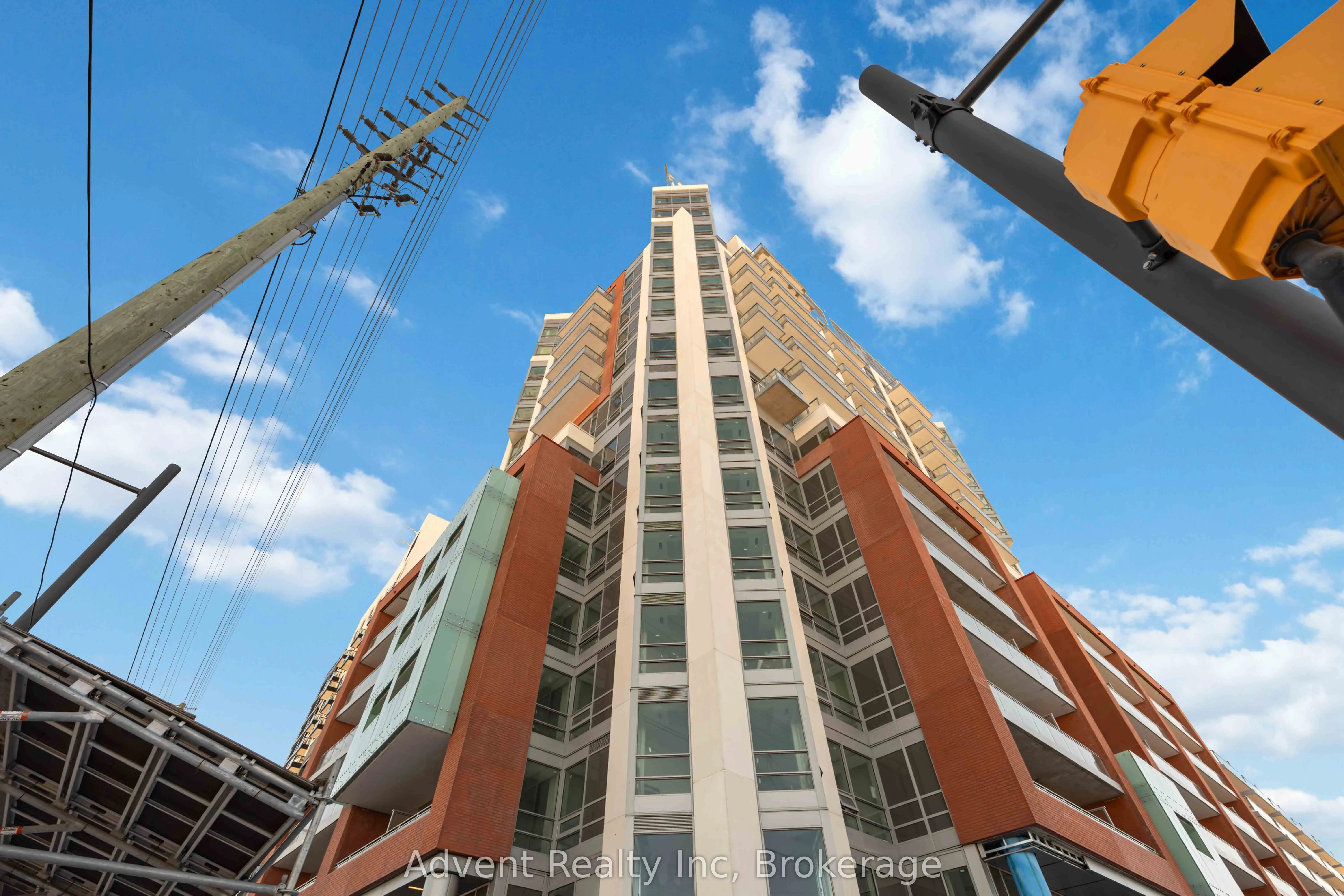 8888 YONGE Street, #412