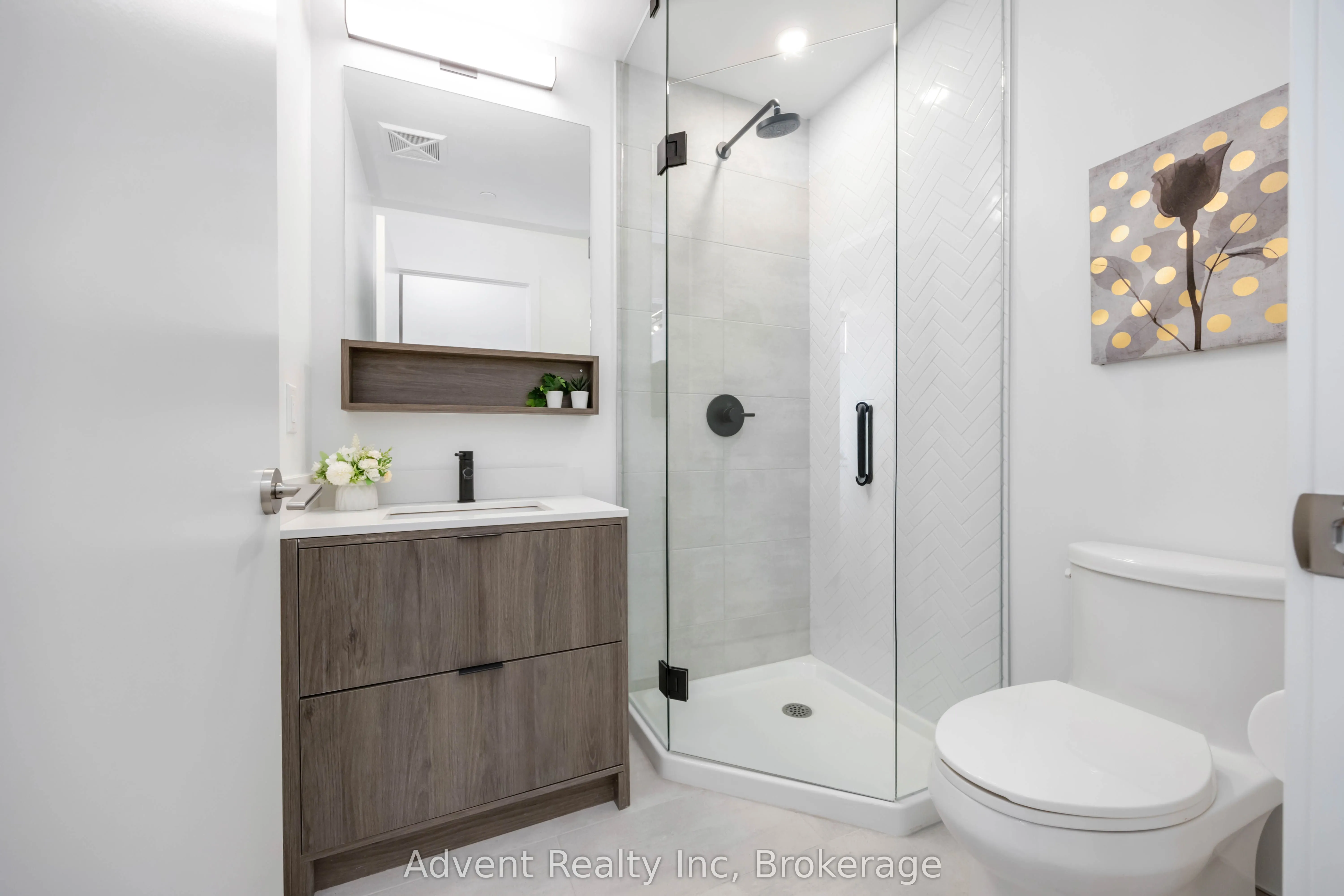 8888 YONGE Street, #412