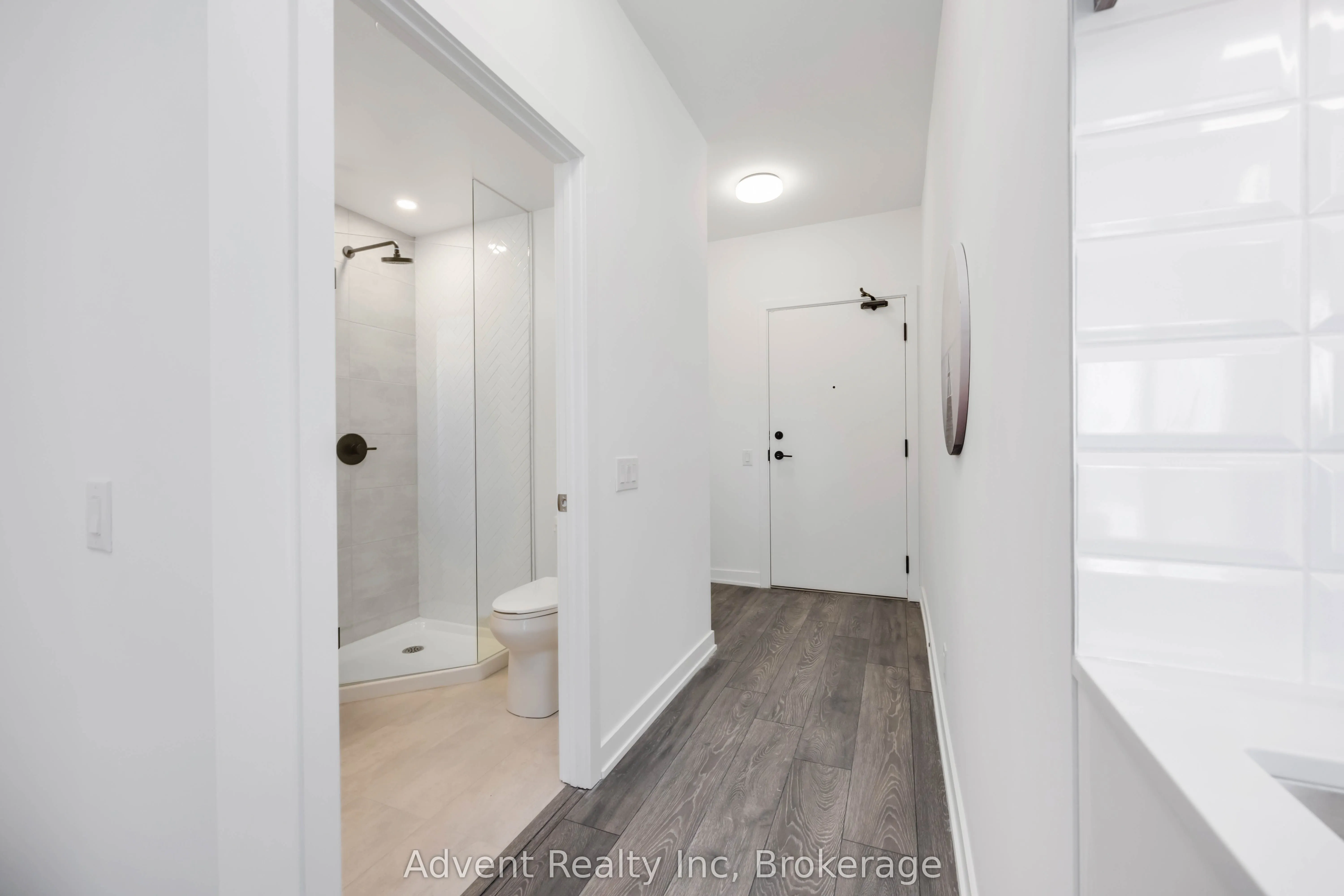 8888 YONGE Street, #412