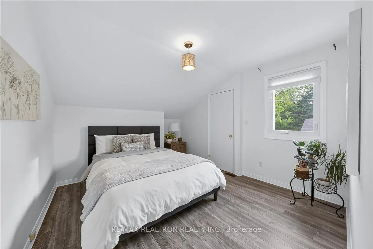 280 Douglas Road