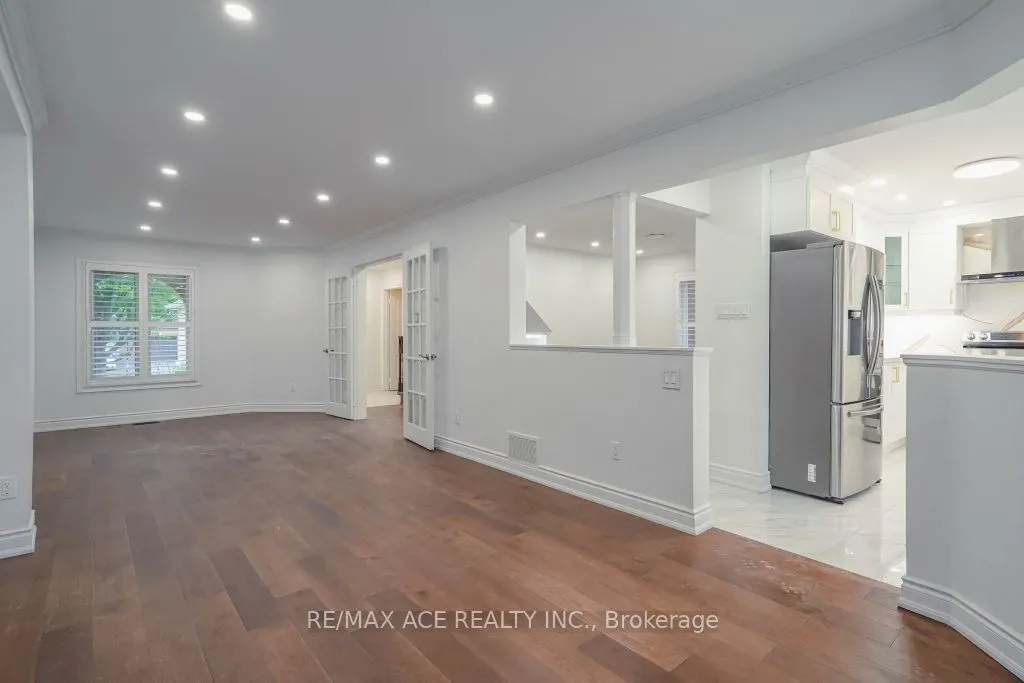 168 Roxbury Street, #Main