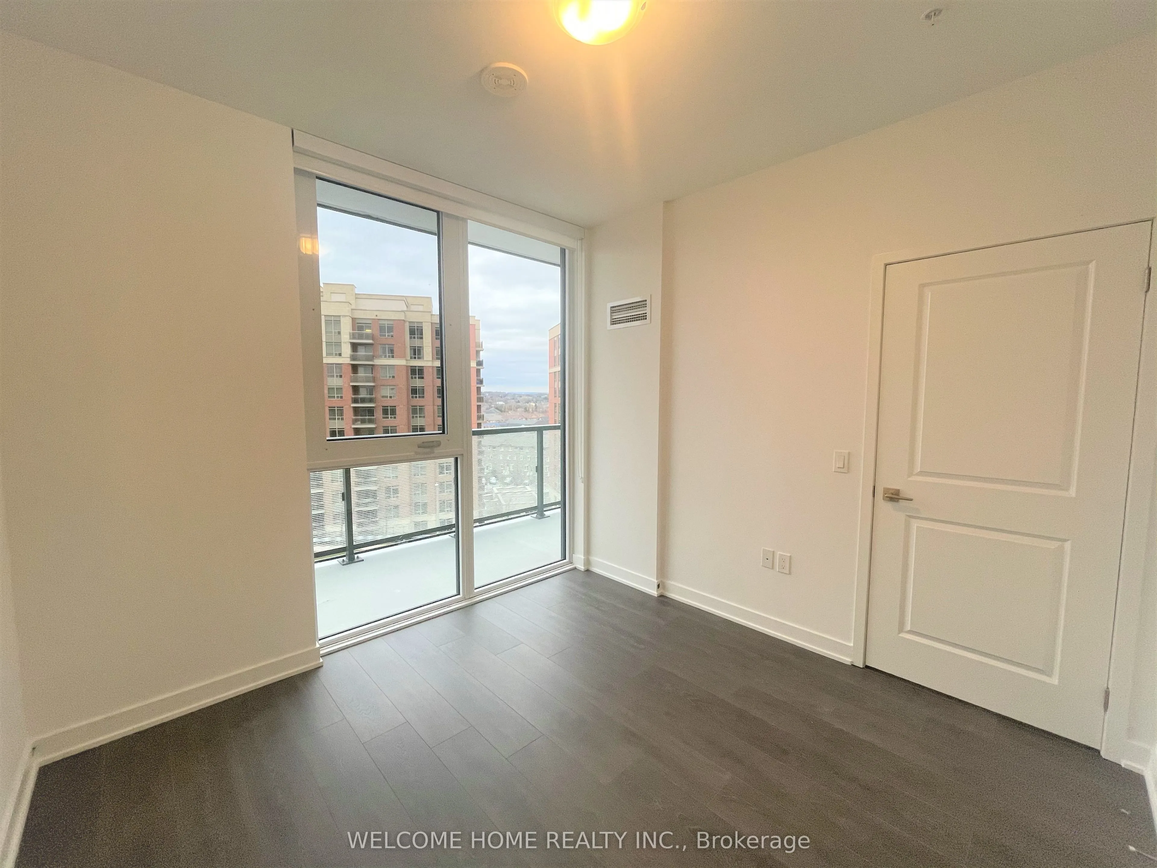 85 Oneida Crescent, #904
