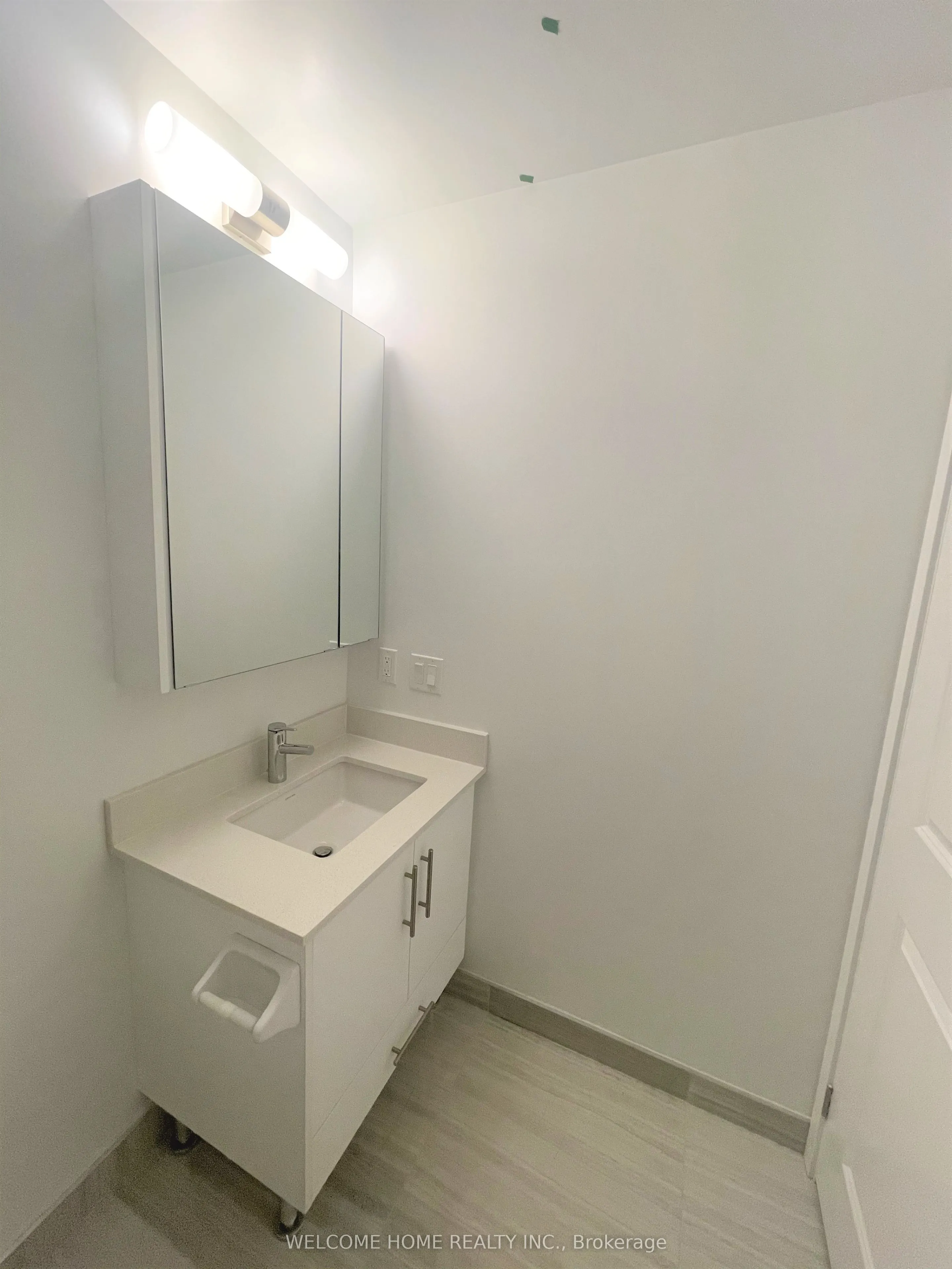 85 Oneida Crescent, #904