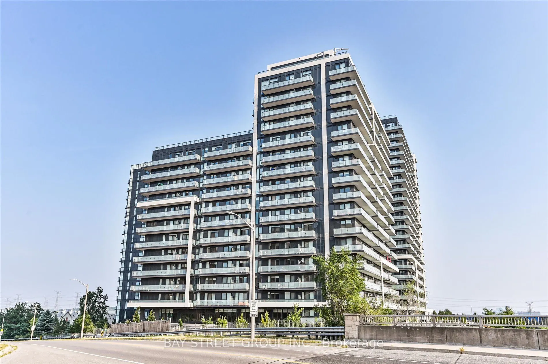 85 Oneida Crescent, #1112
