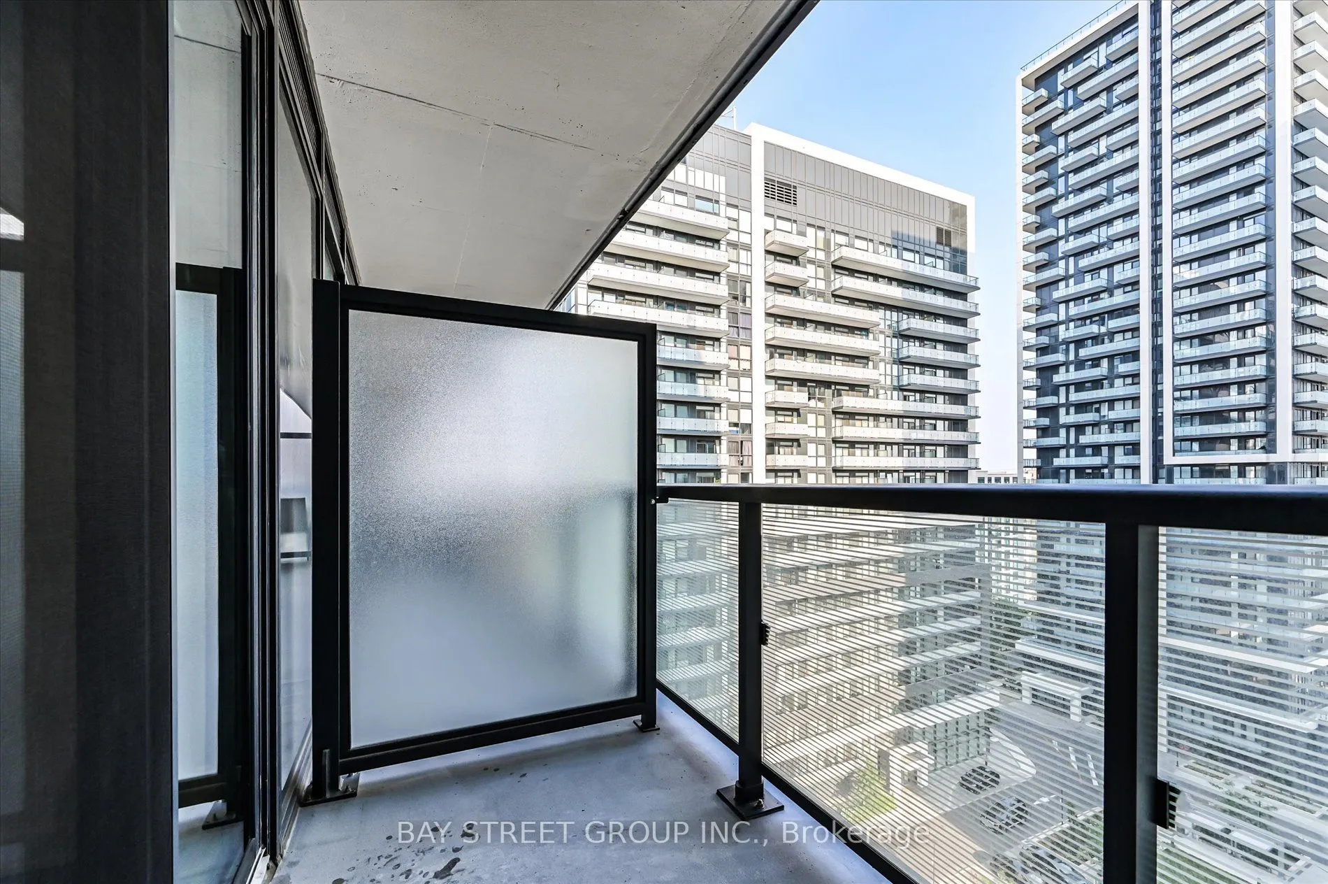 85 Oneida Crescent, #1112
