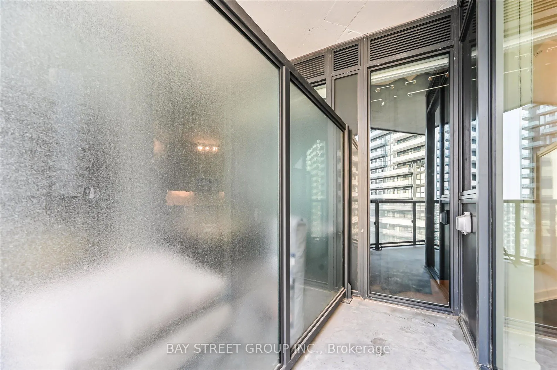 85 Oneida Crescent, #1112