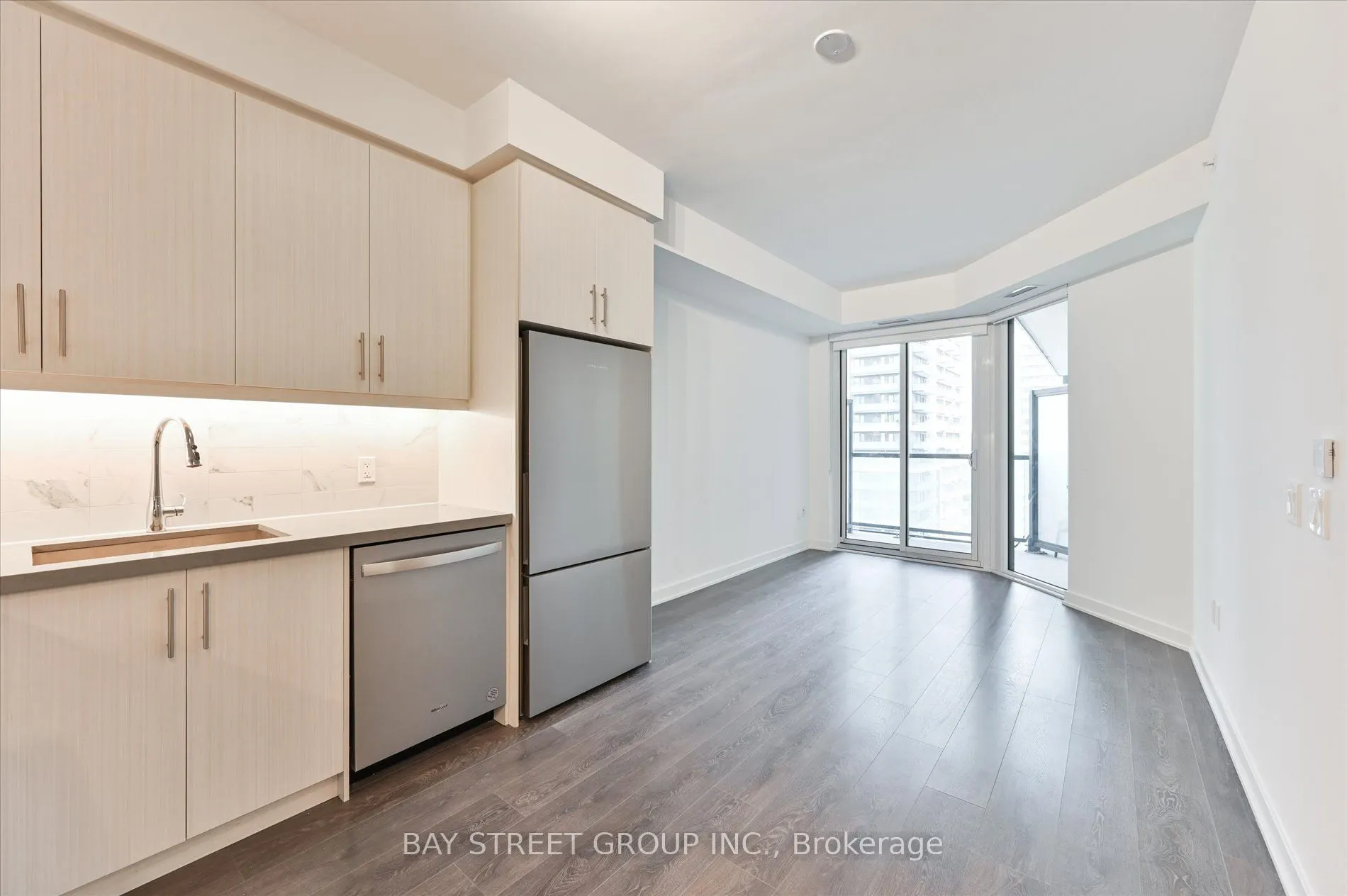 85 Oneida Crescent, #1112