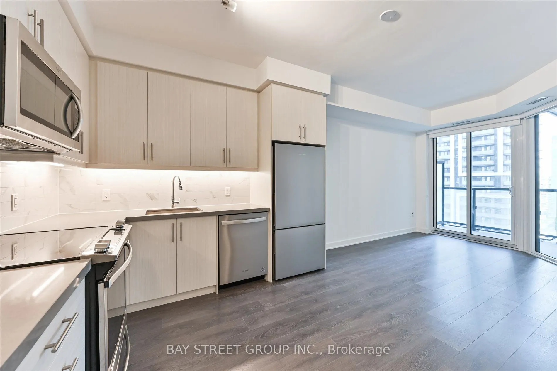 85 Oneida Crescent, #1112