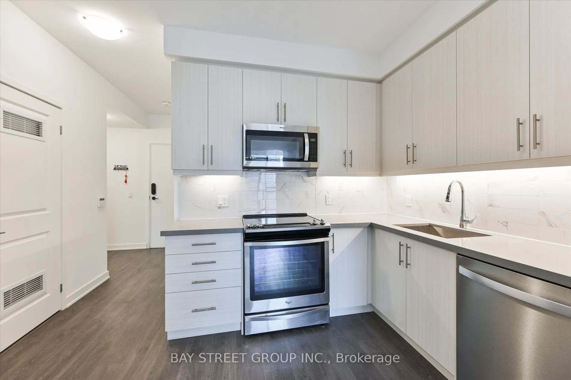 85 Oneida Crescent, #1112