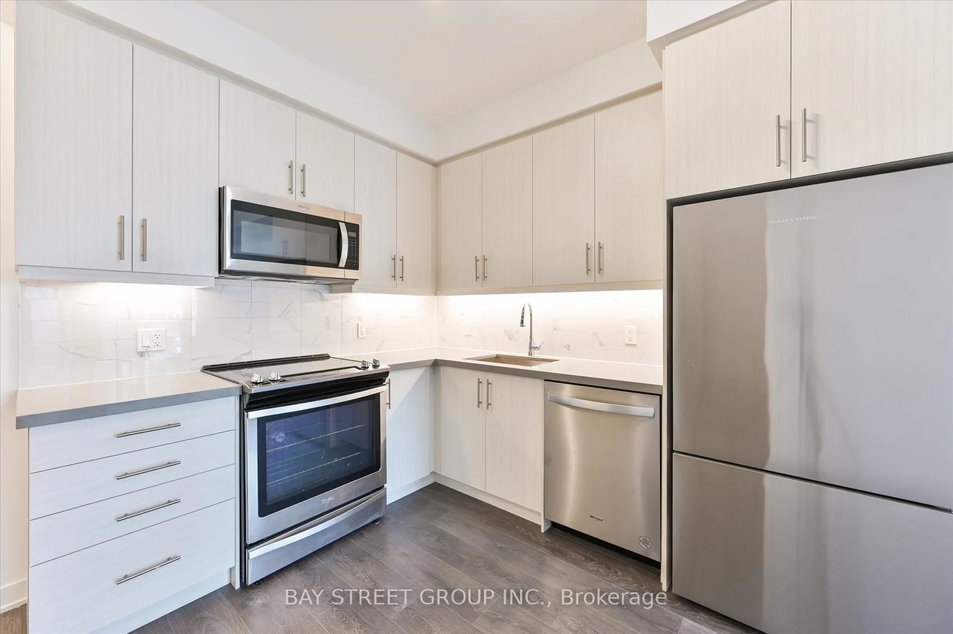 85 Oneida Crescent, #1112