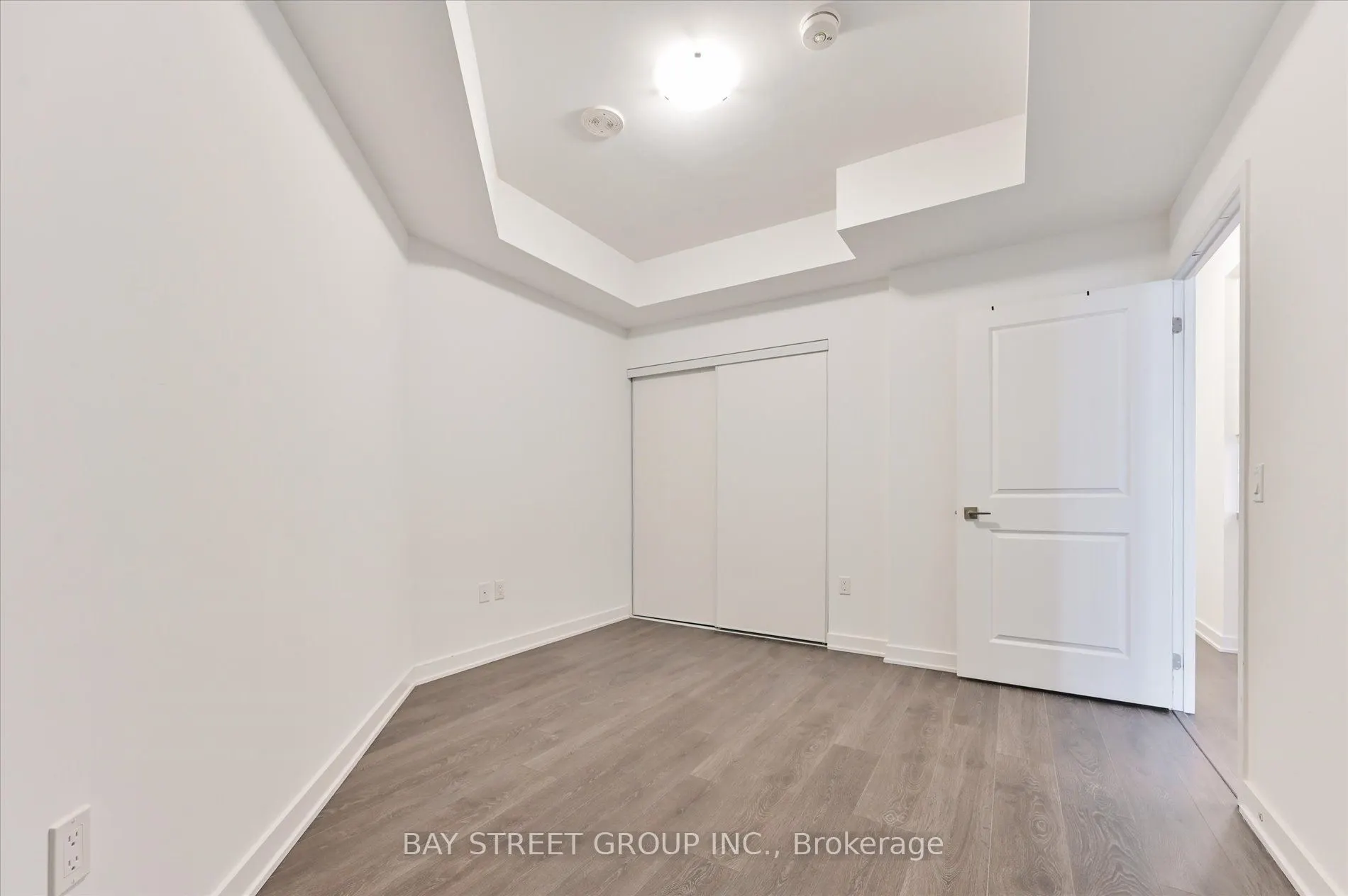 85 Oneida Crescent, #1112