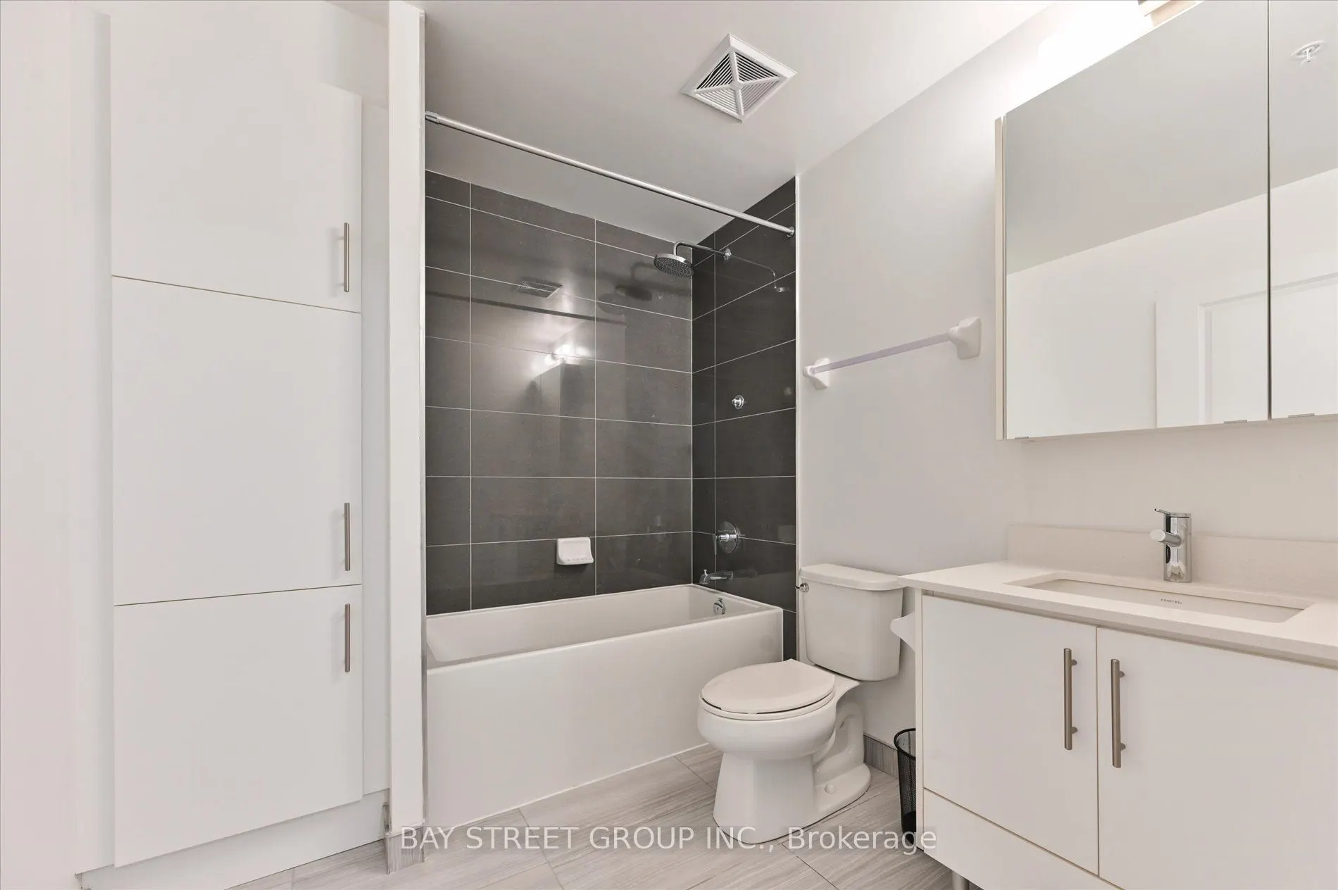 85 Oneida Crescent, #1112