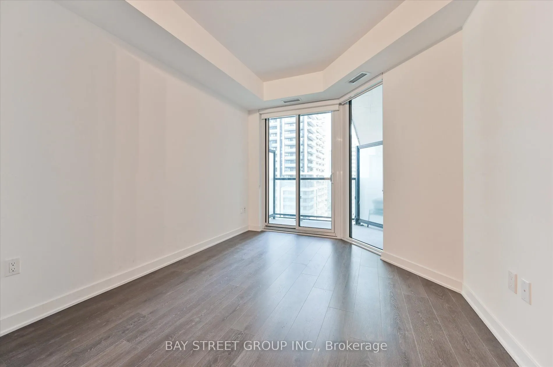 85 Oneida Crescent, #1112