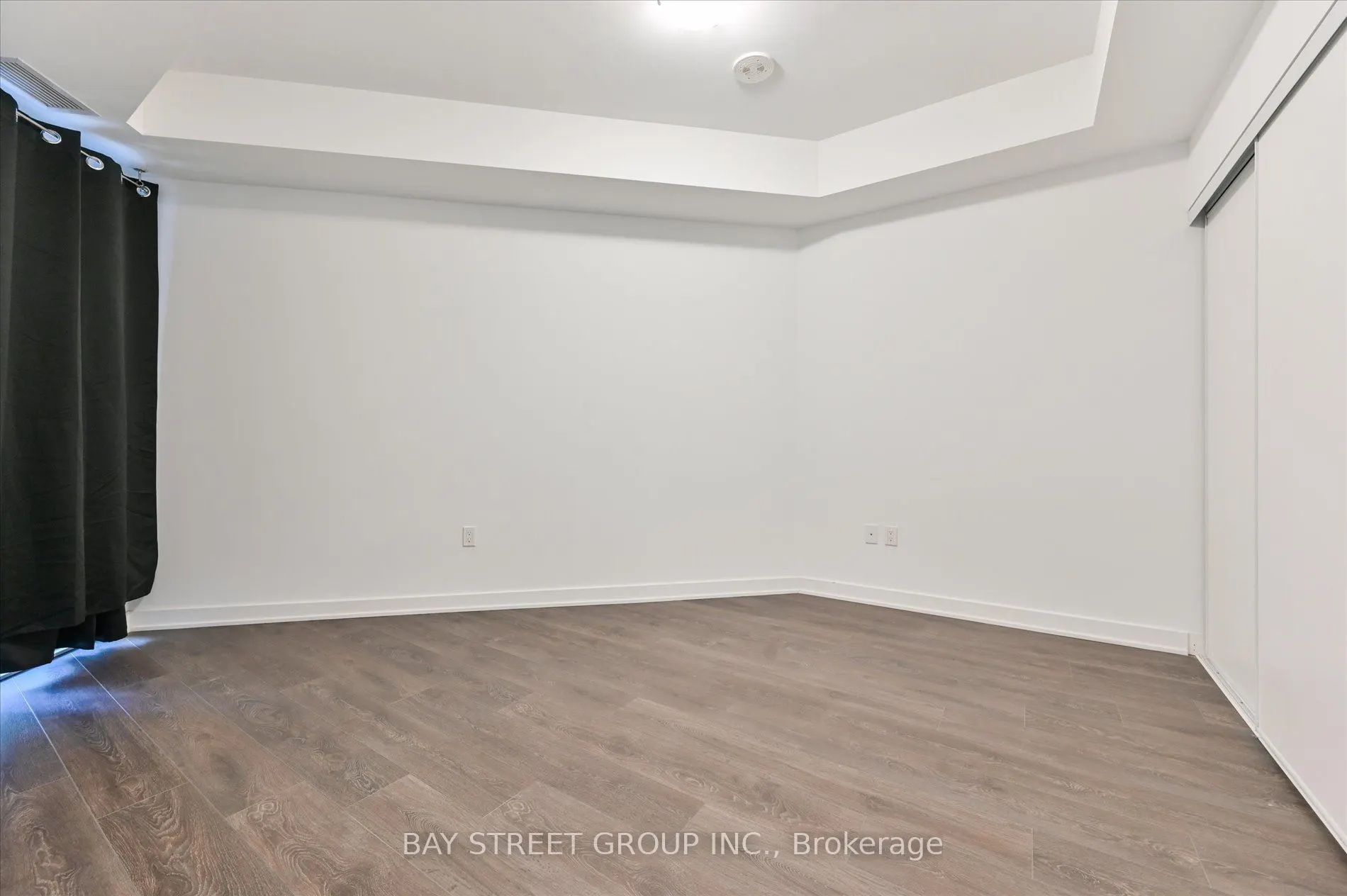 85 Oneida Crescent, #1112