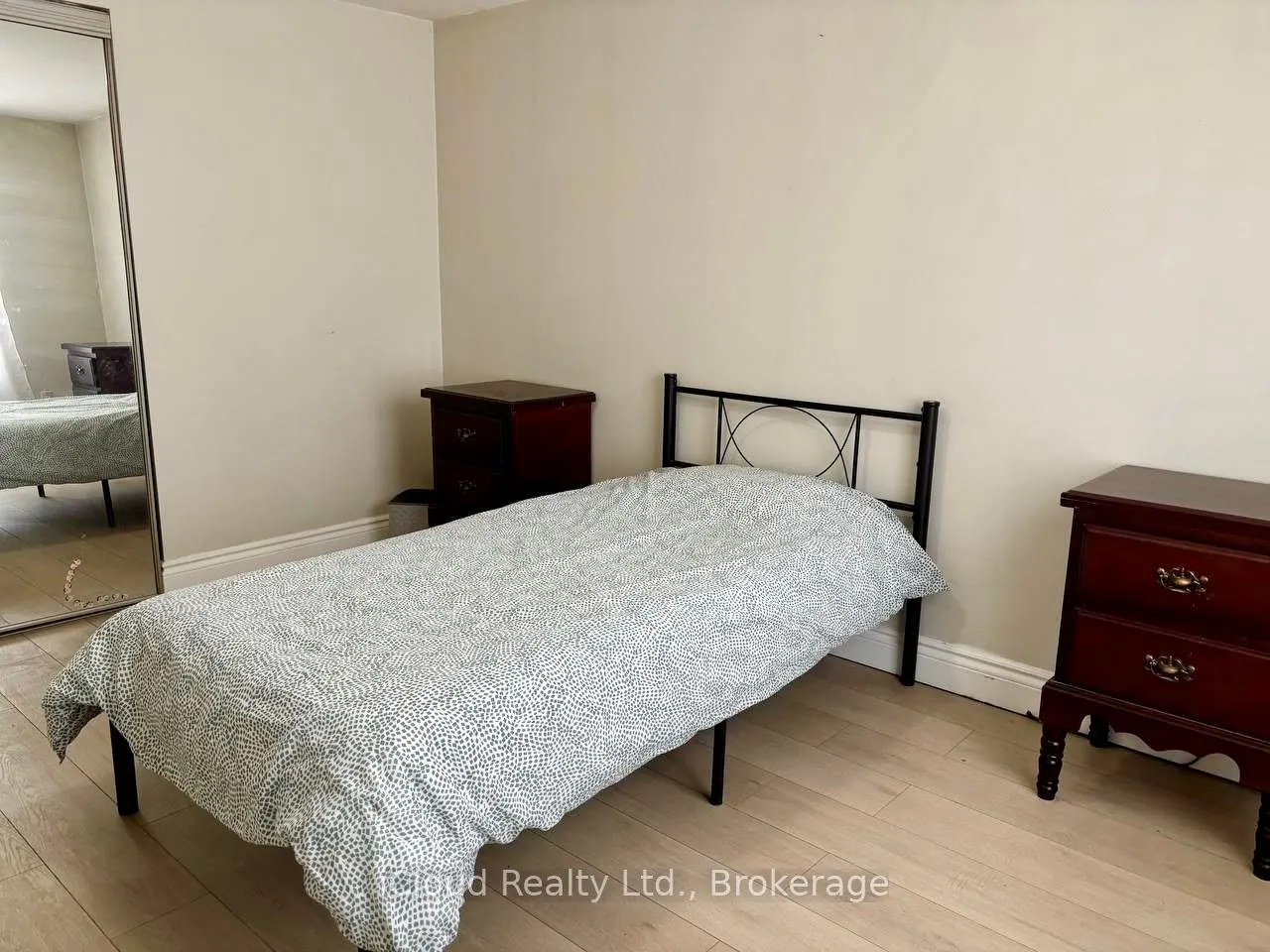 252 William Roe Boulevard N, #Room 2