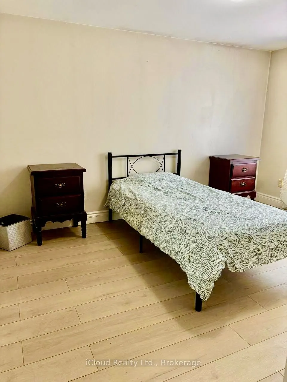 252 William Roe Boulevard N, #Room 2