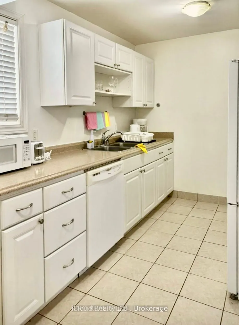 252 William Roe Boulevard N, #Room 2