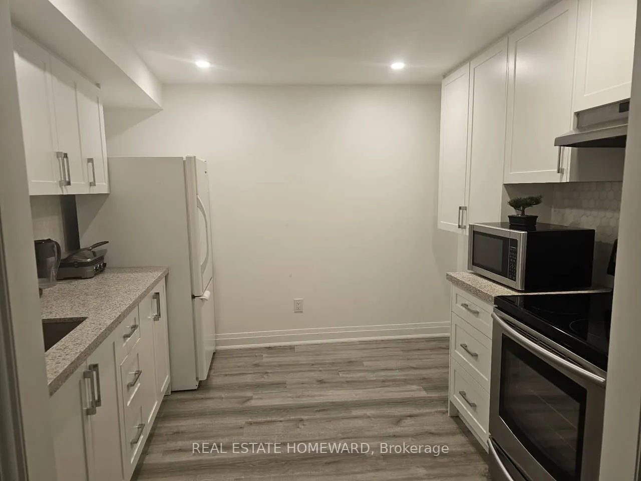 10 Charing Crescent, #W/O