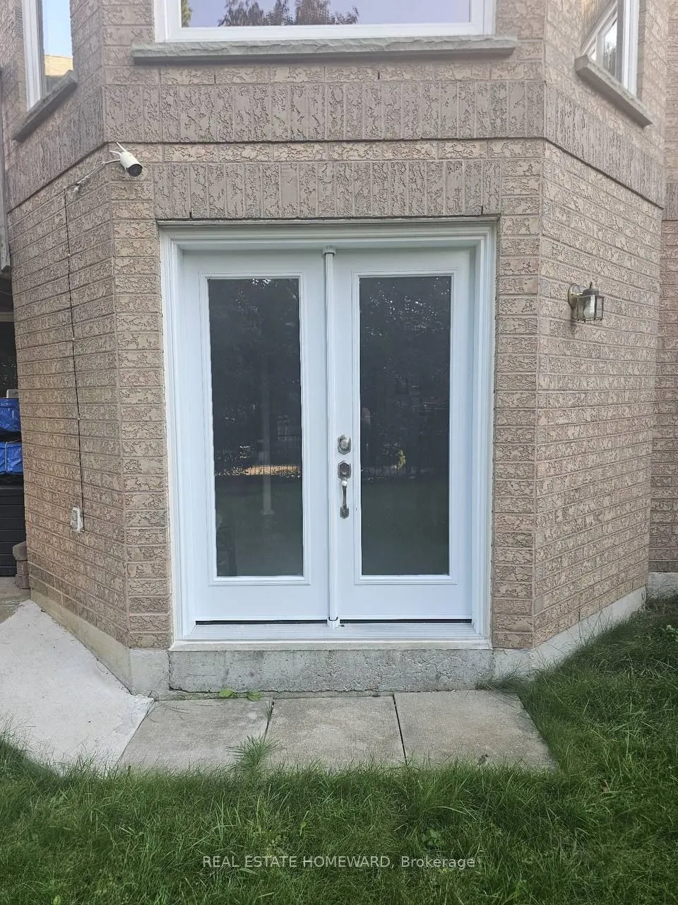 10 Charing Crescent, #W/O