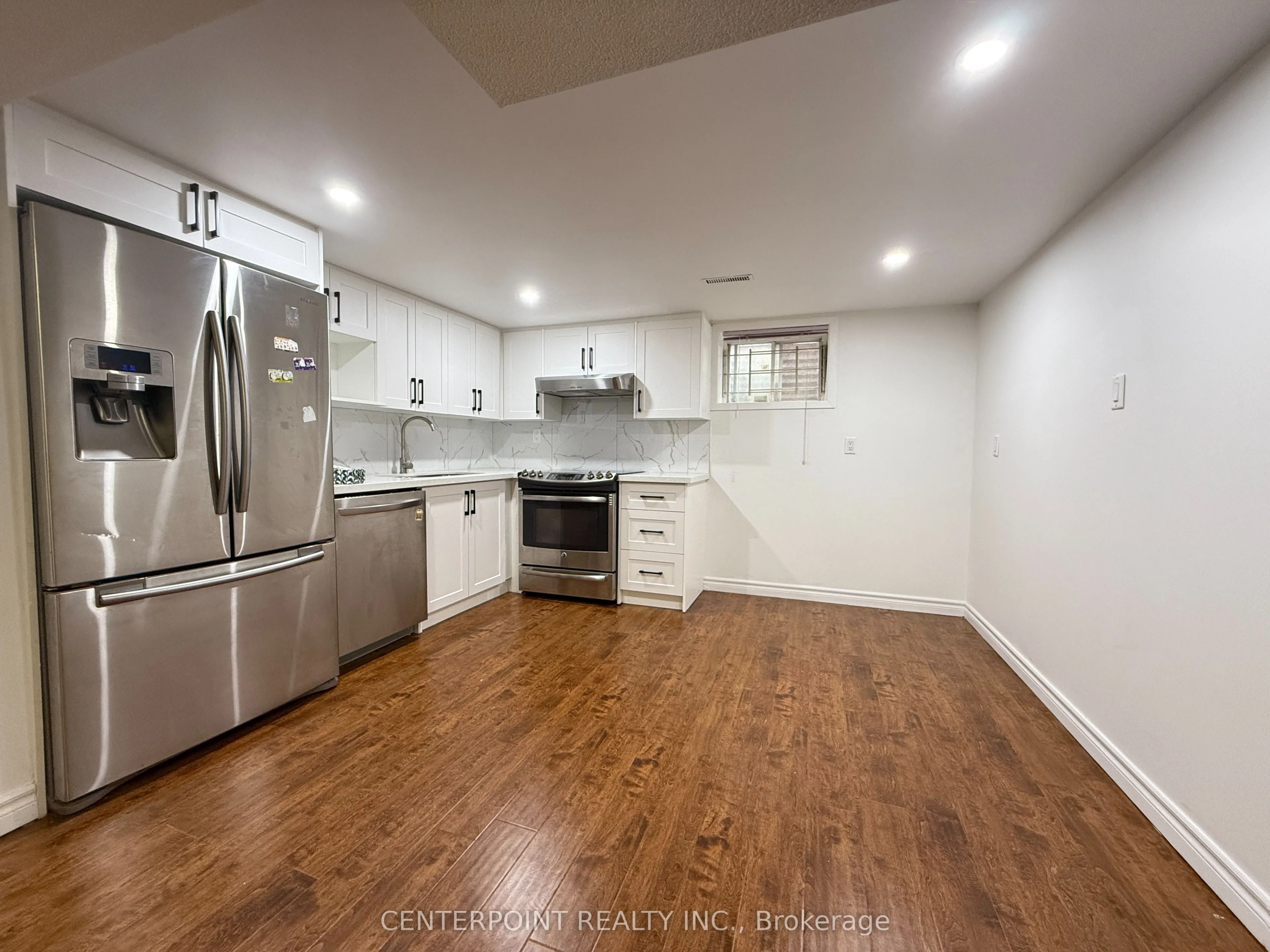 585 Village Parkway