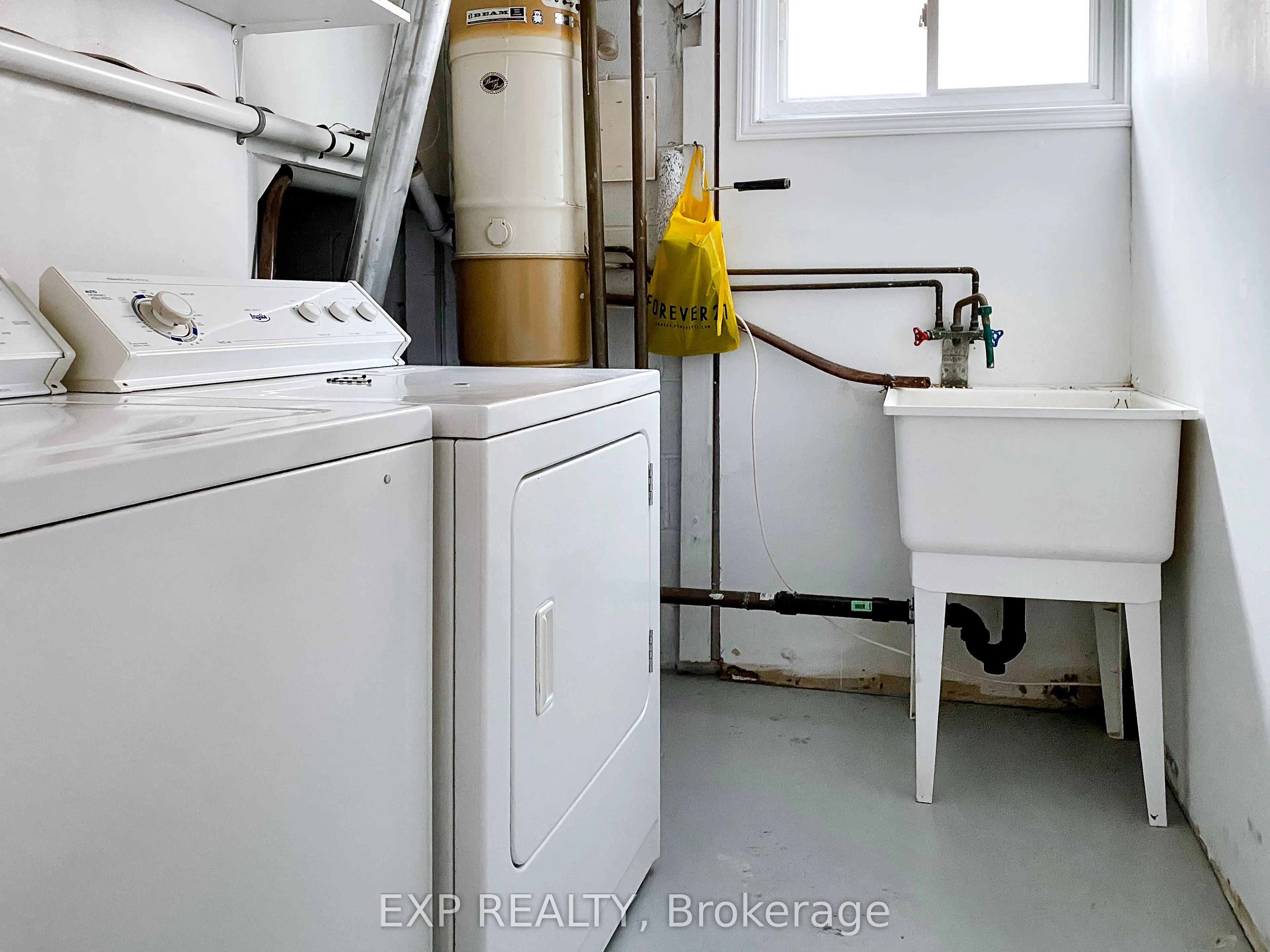 66 Walter Avenue, #Lower