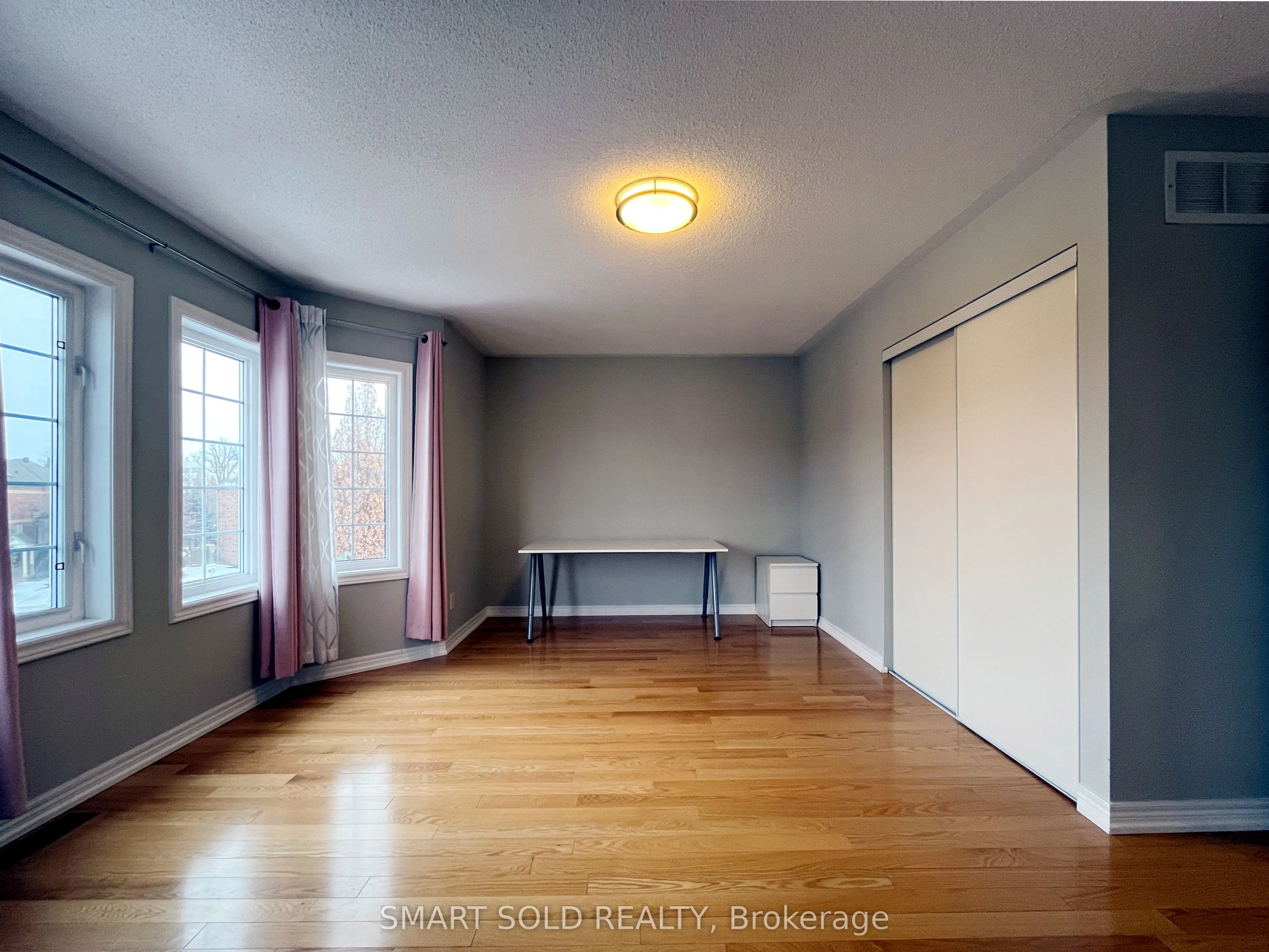 16 Crispin Court