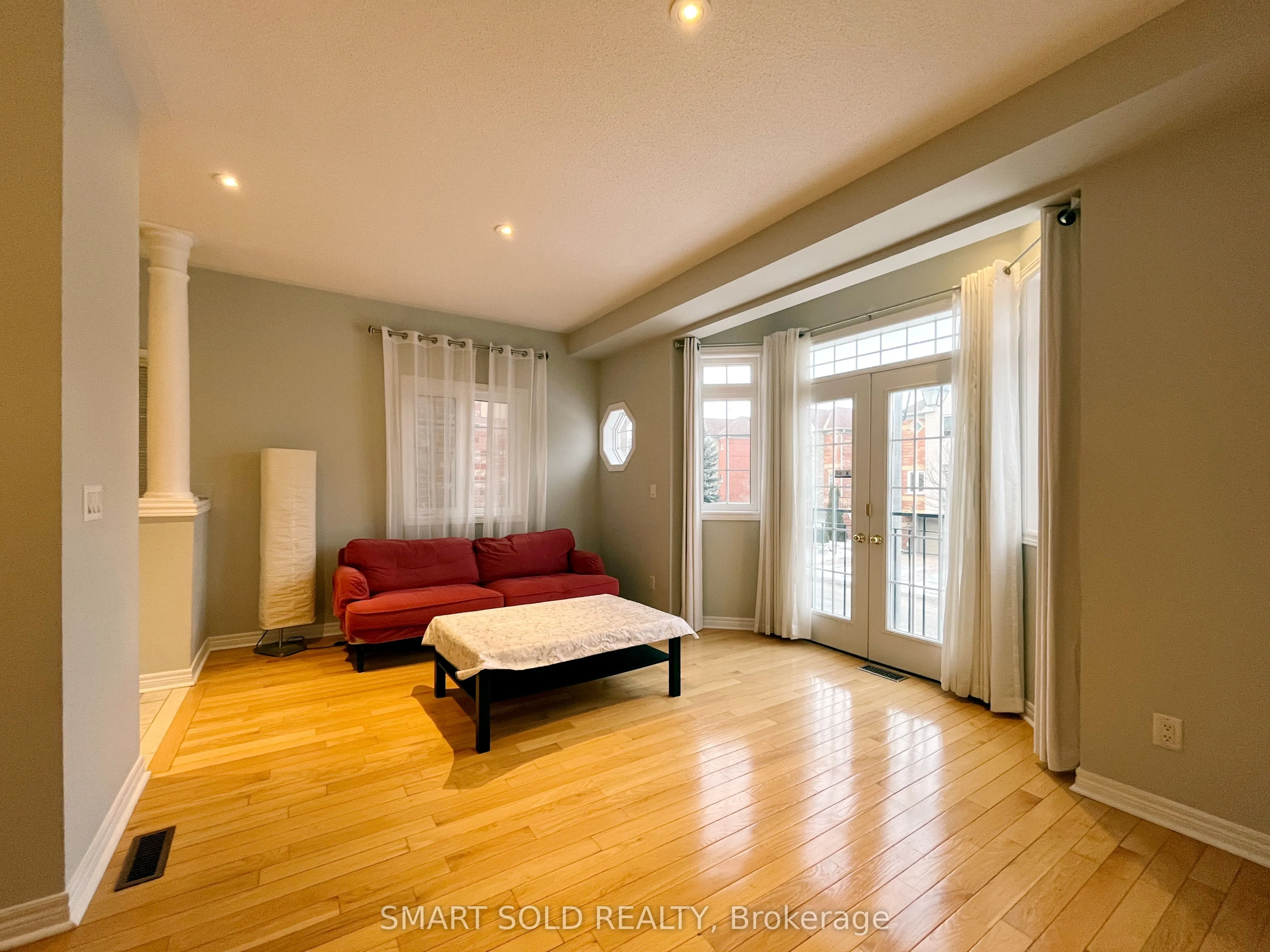 16 Crispin Court