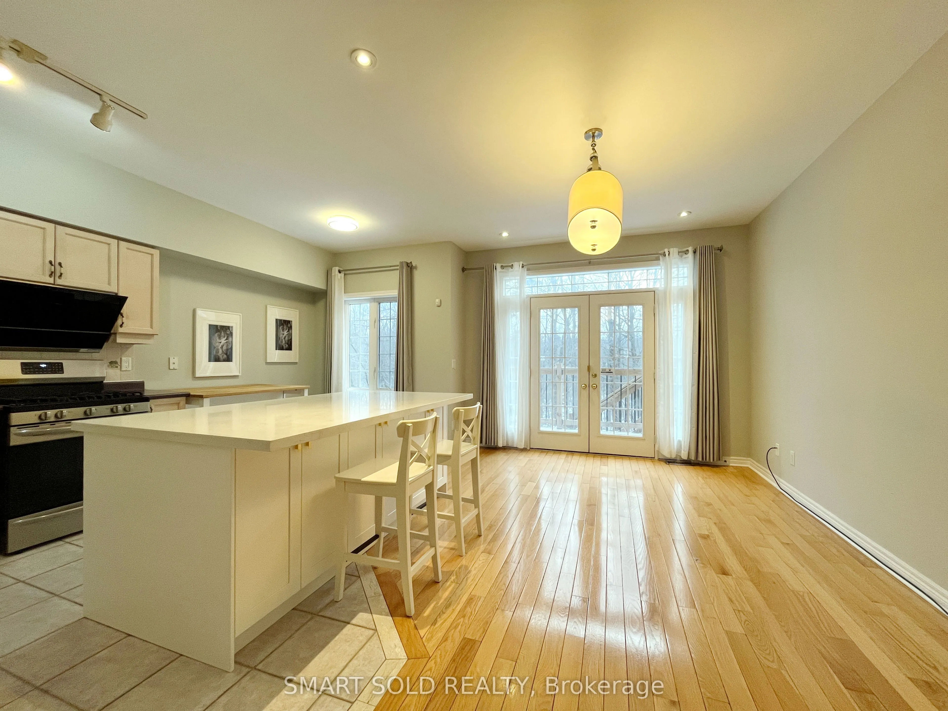 16 Crispin Court
