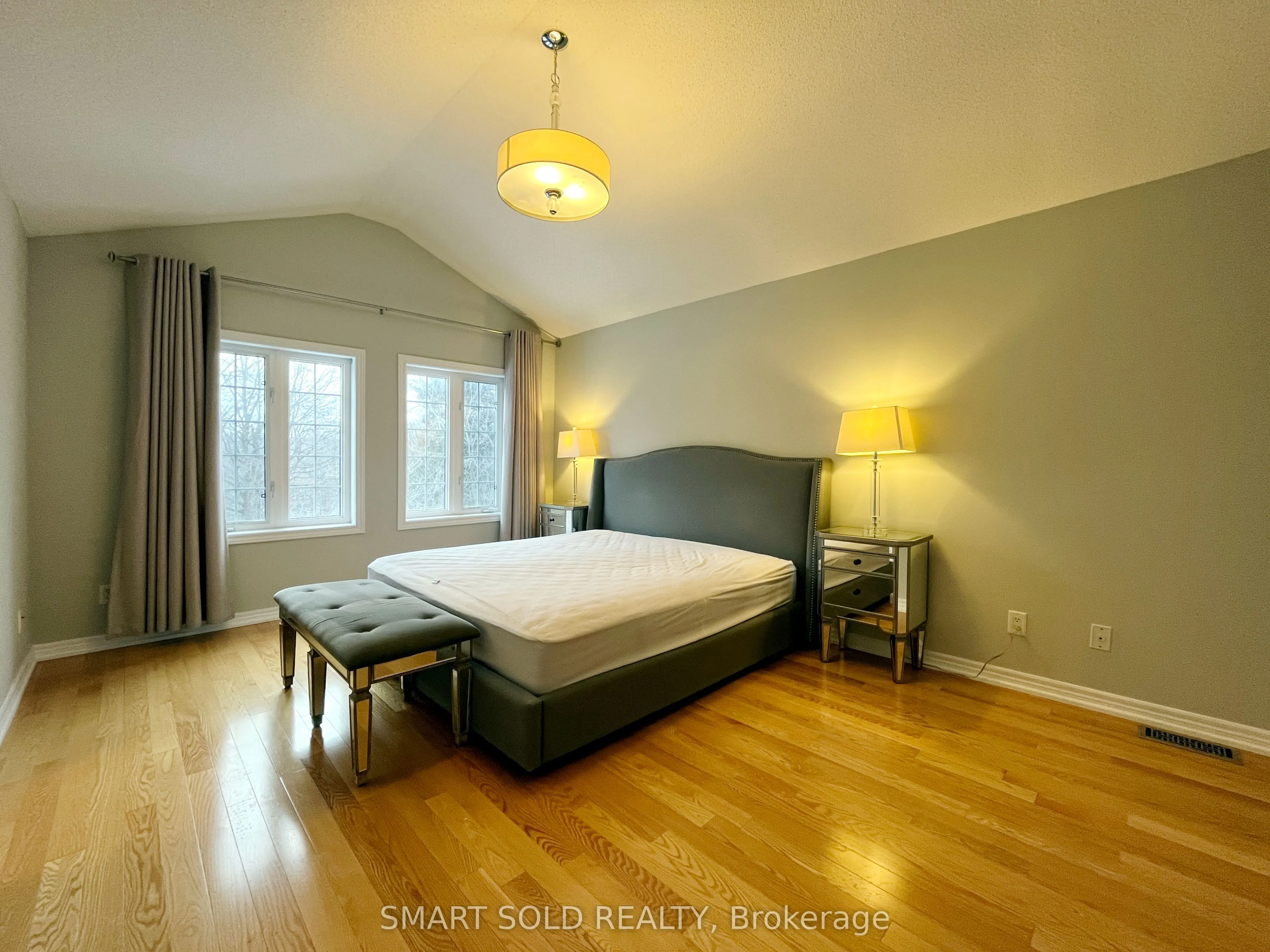 16 Crispin Court