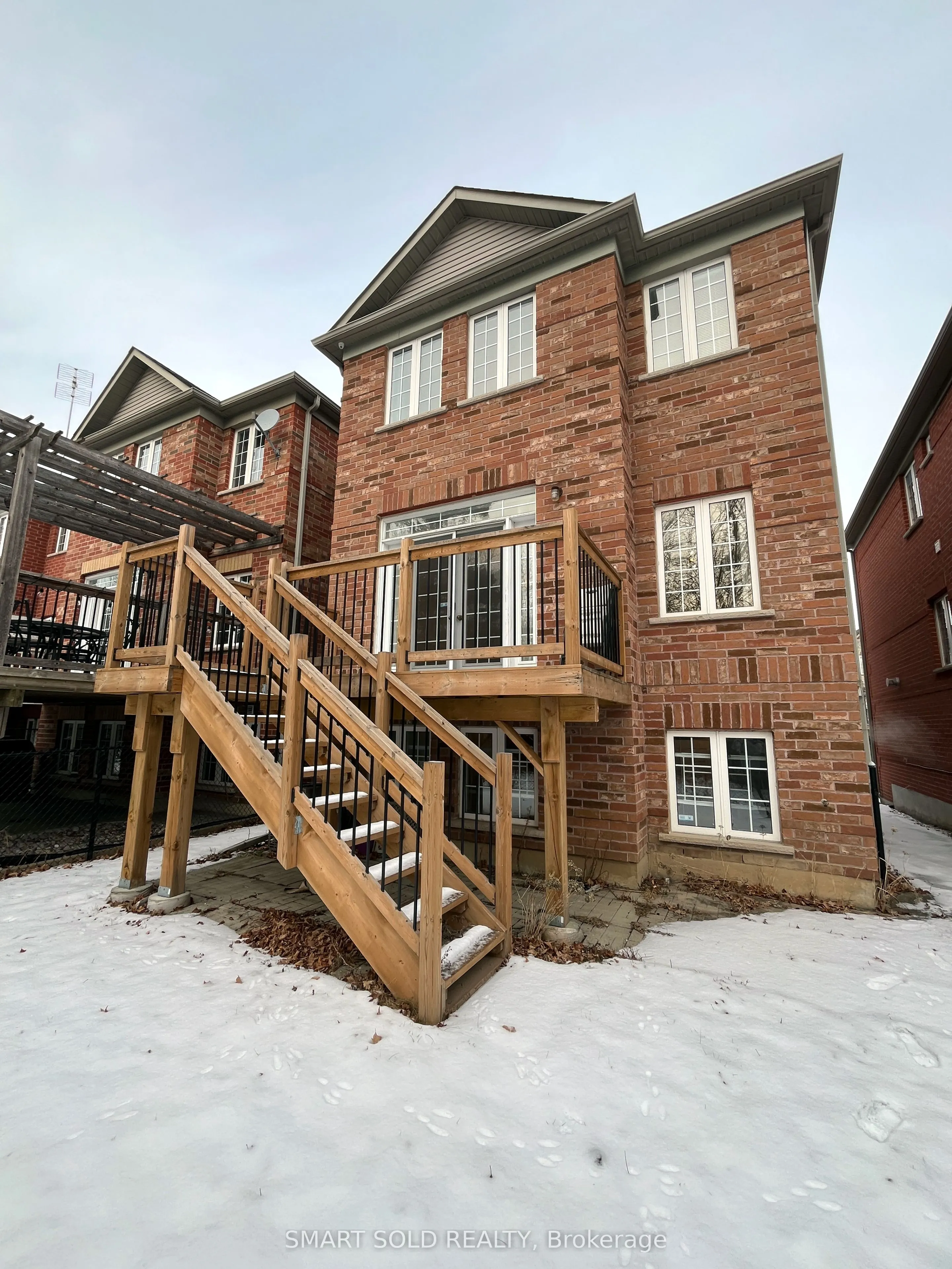 16 Crispin Court