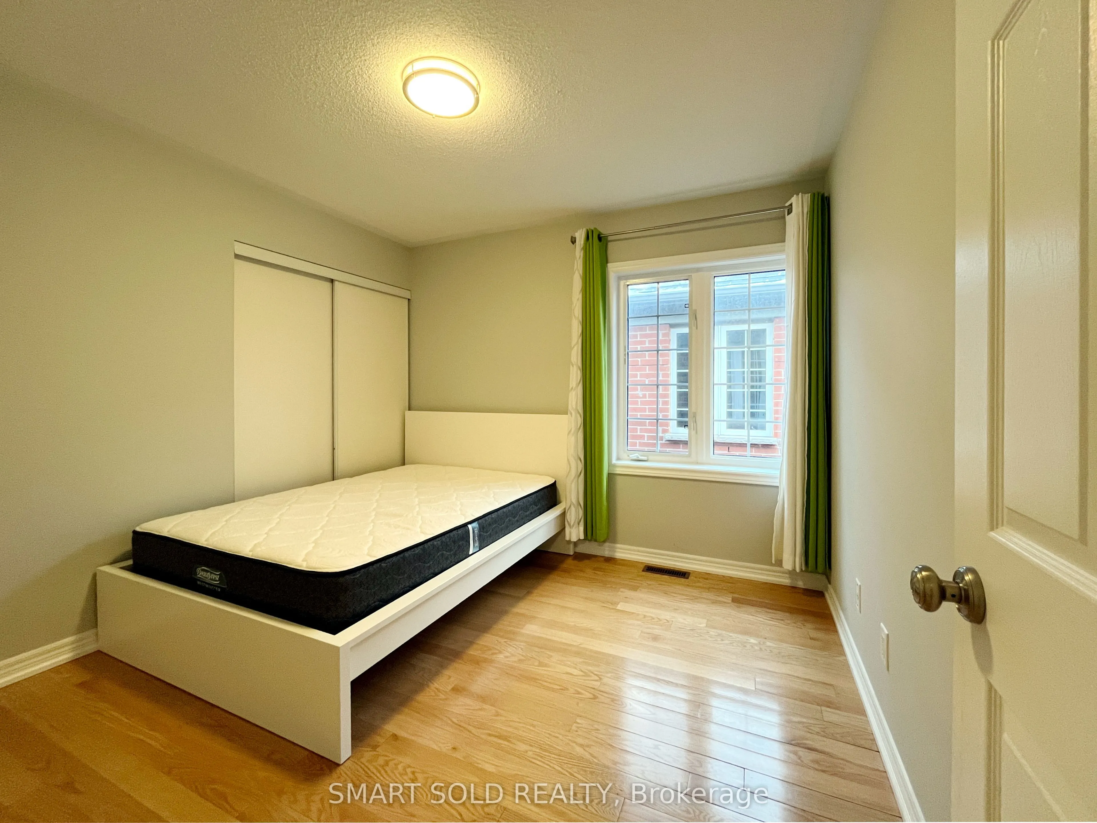 16 Crispin Court