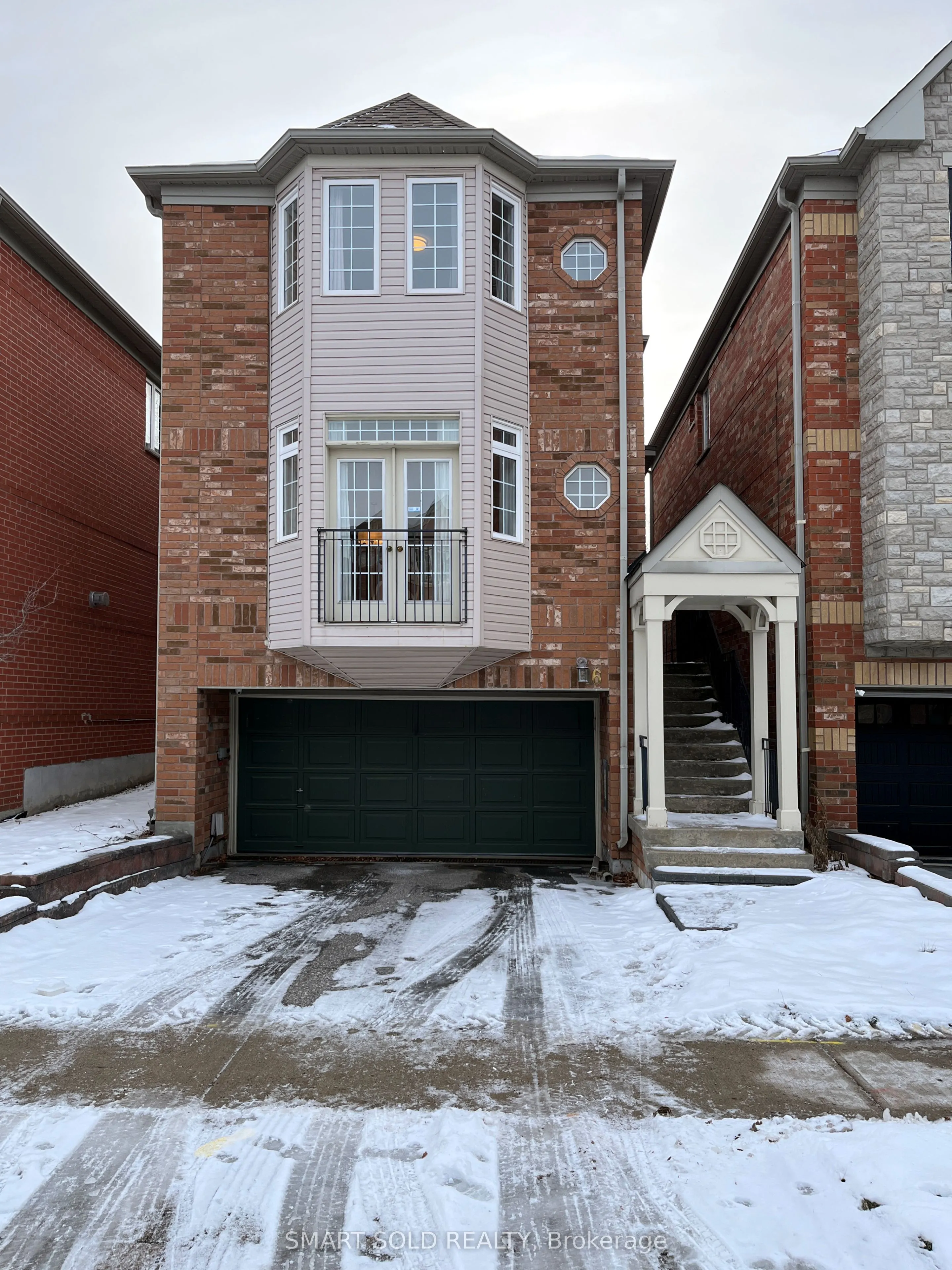 16 Crispin Court