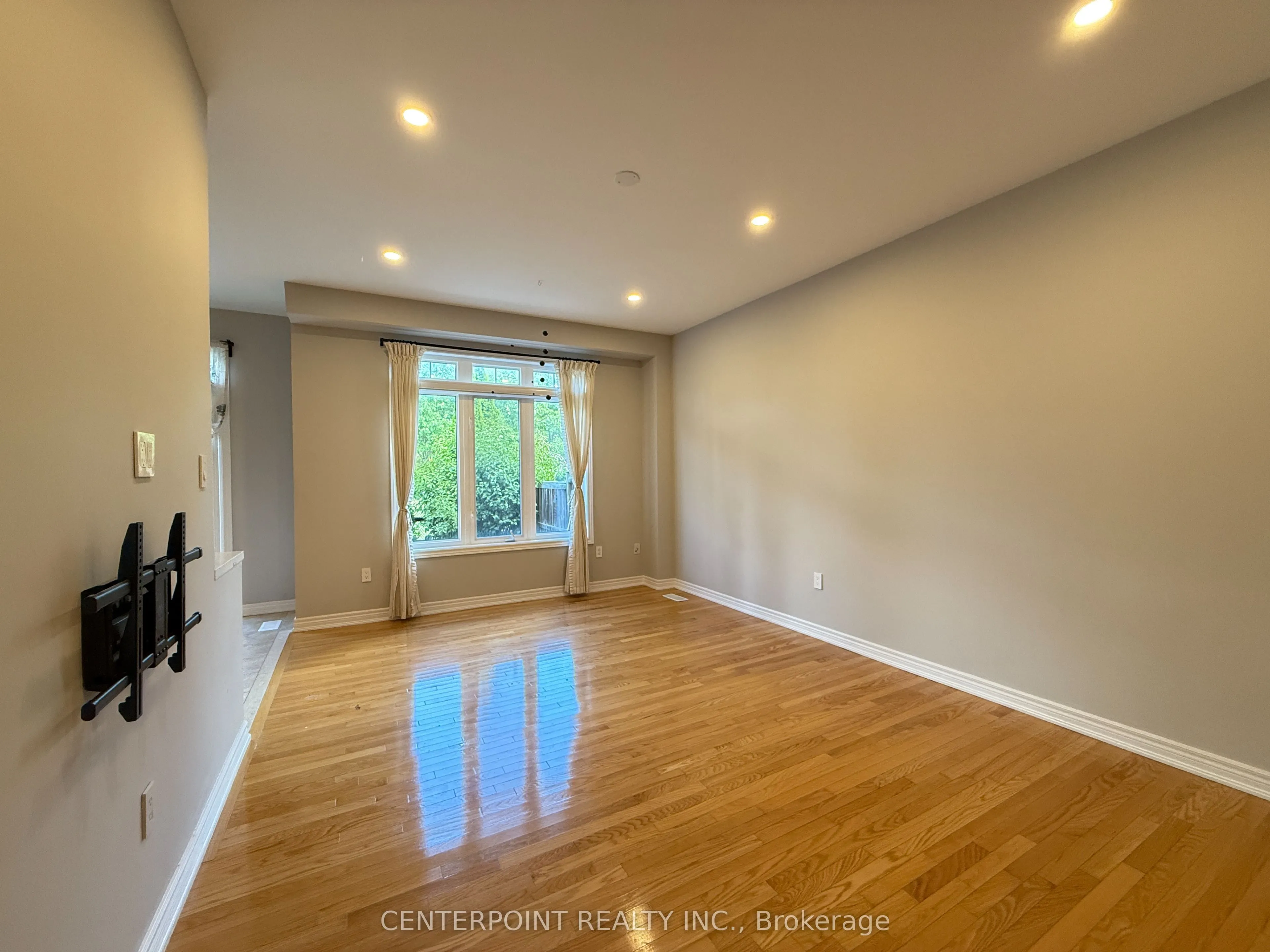 80 Gauguin Avenue