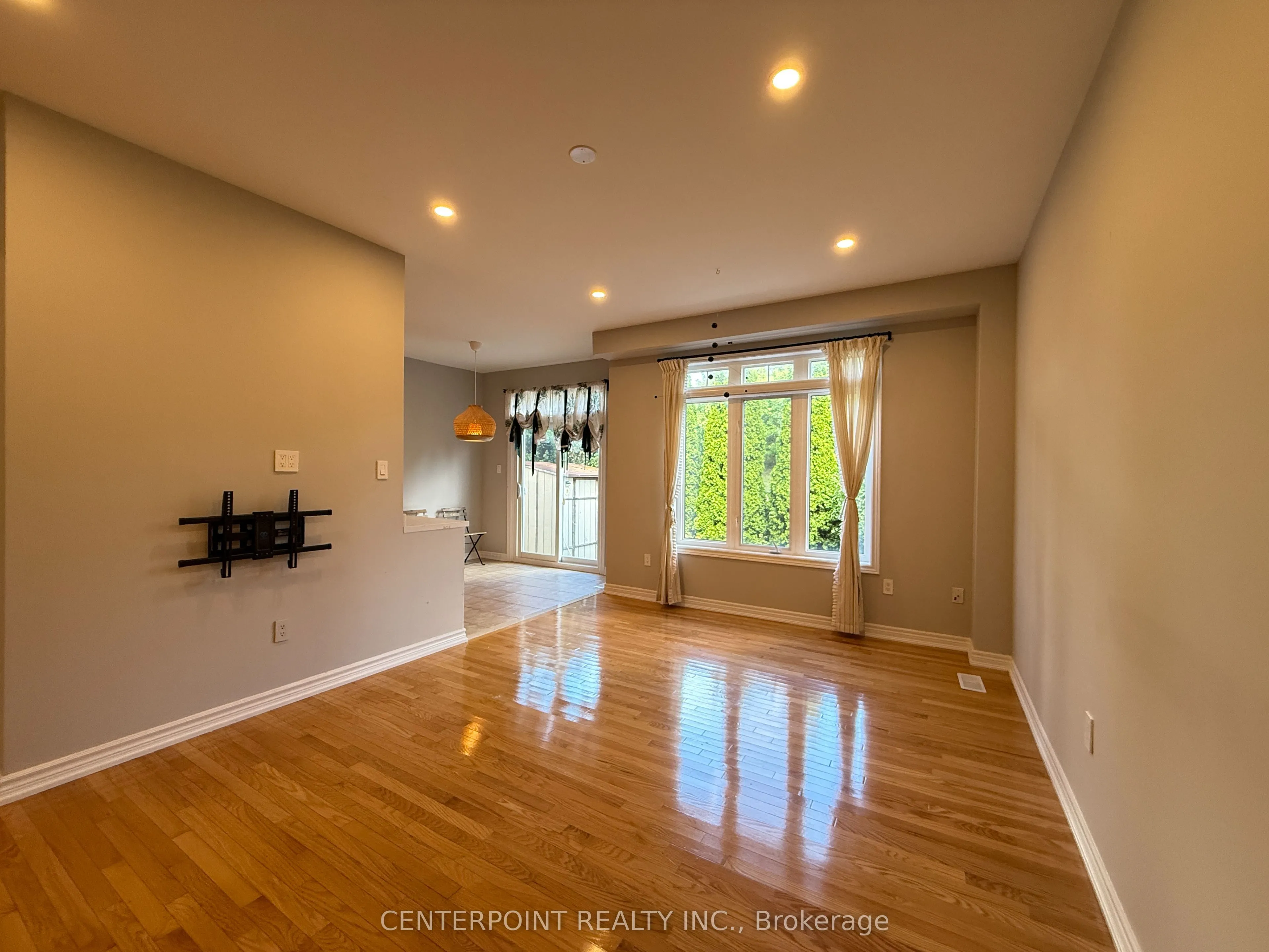 80 Gauguin Avenue