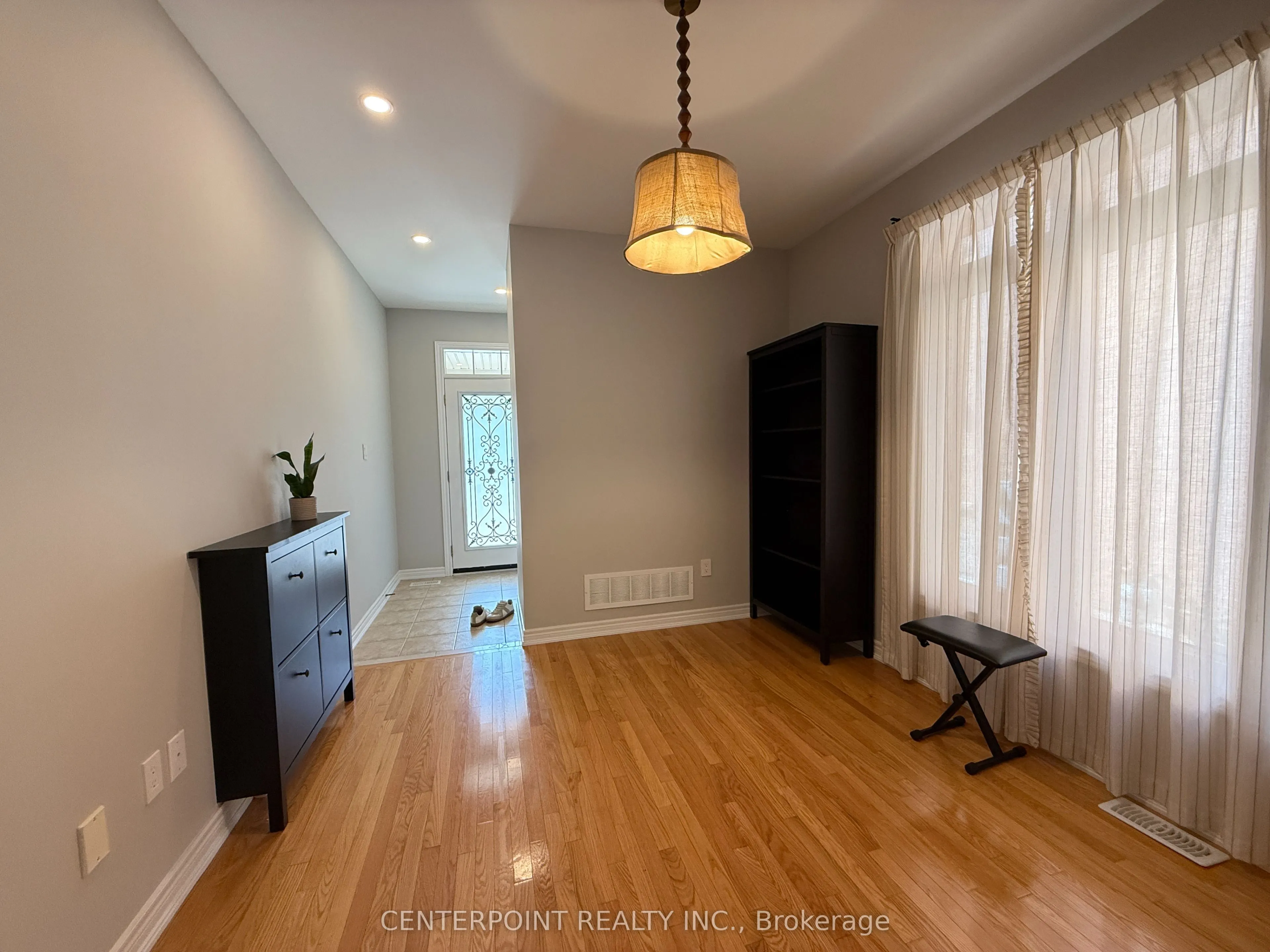 80 Gauguin Avenue