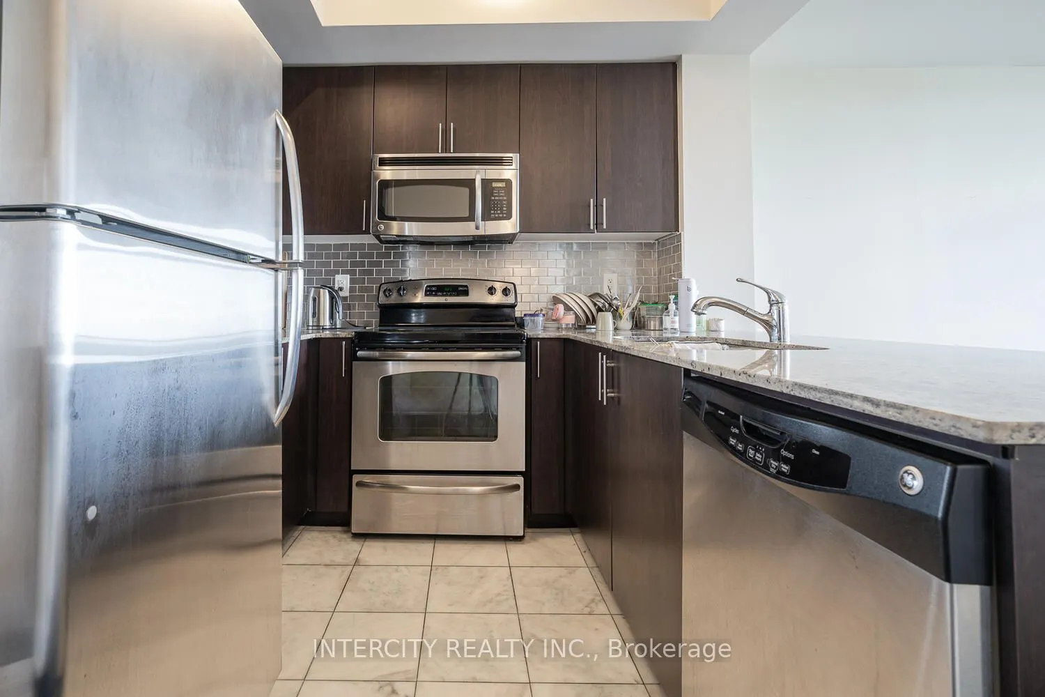 520 Steeles Avenue W, #1102
