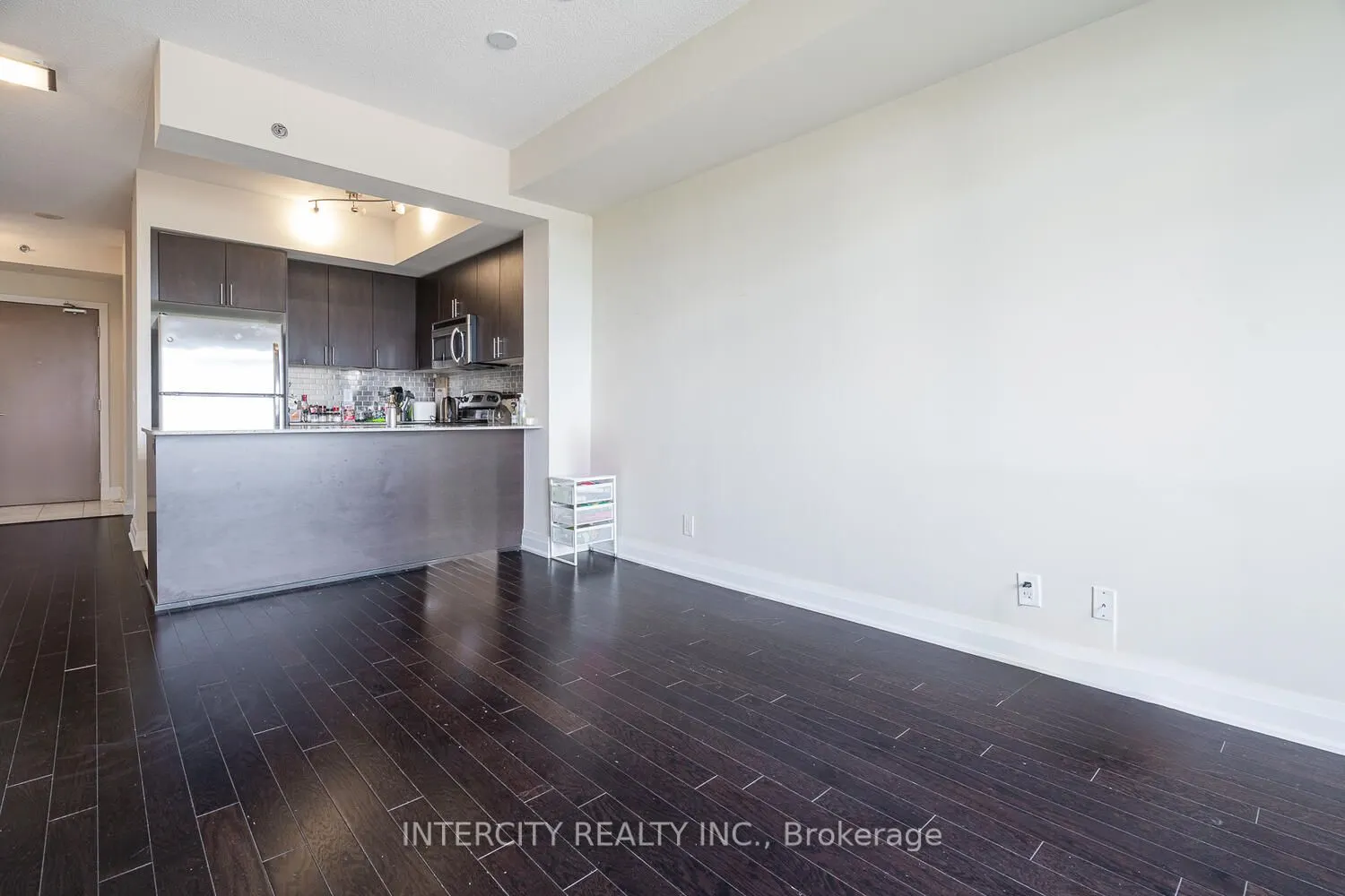 520 Steeles Avenue W, #1102