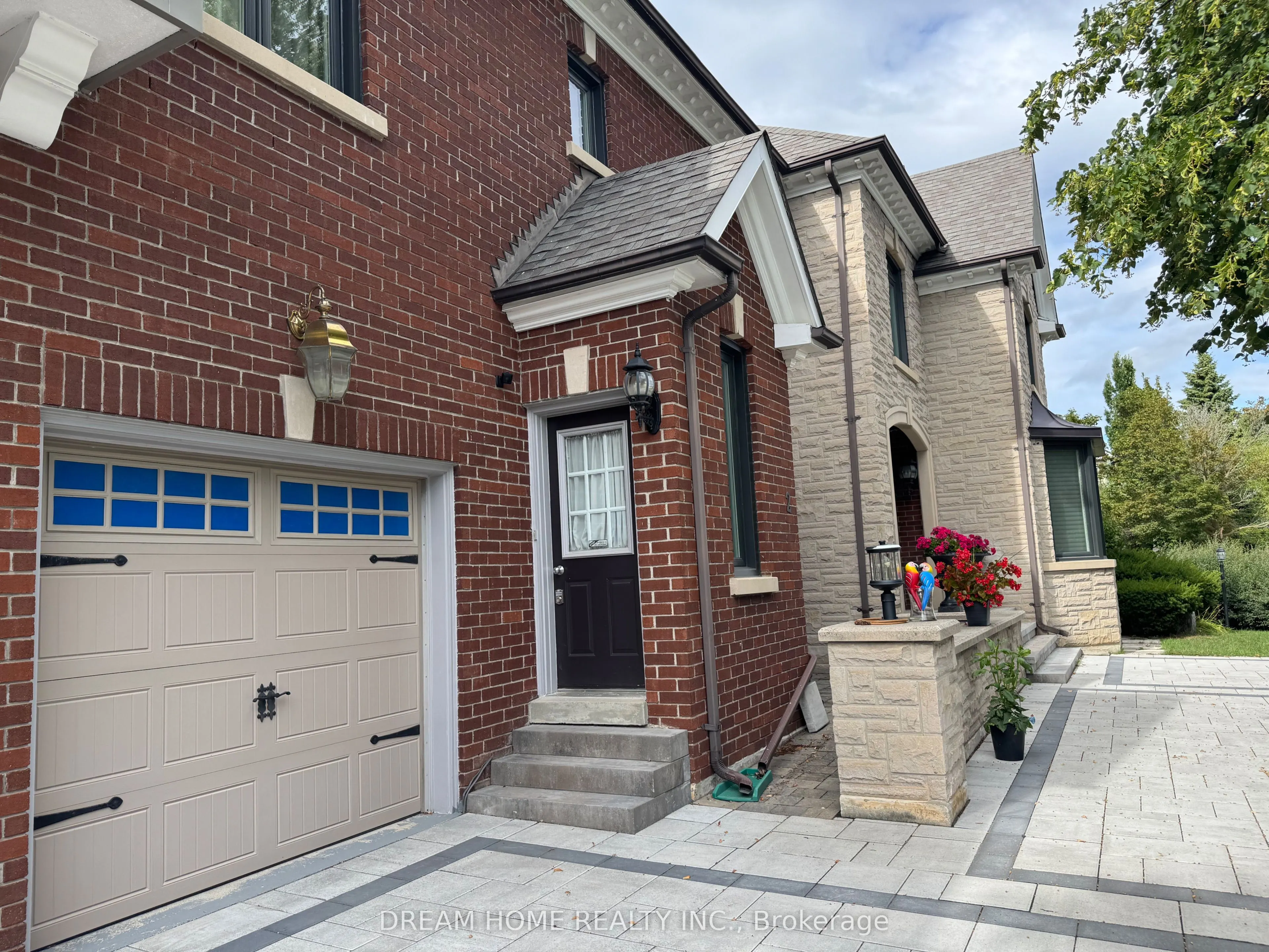 2 Cortina Court, #Side Unit