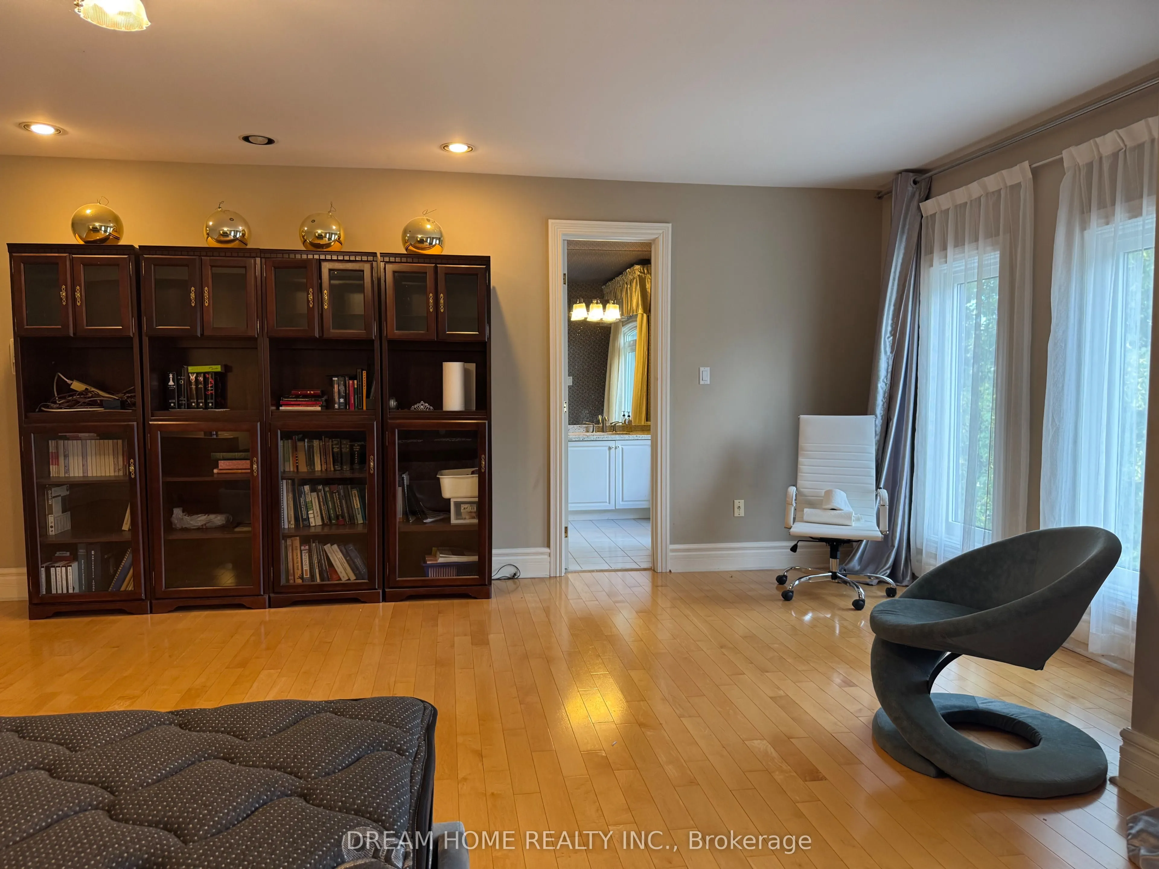 2 Cortina Court, #Side Unit