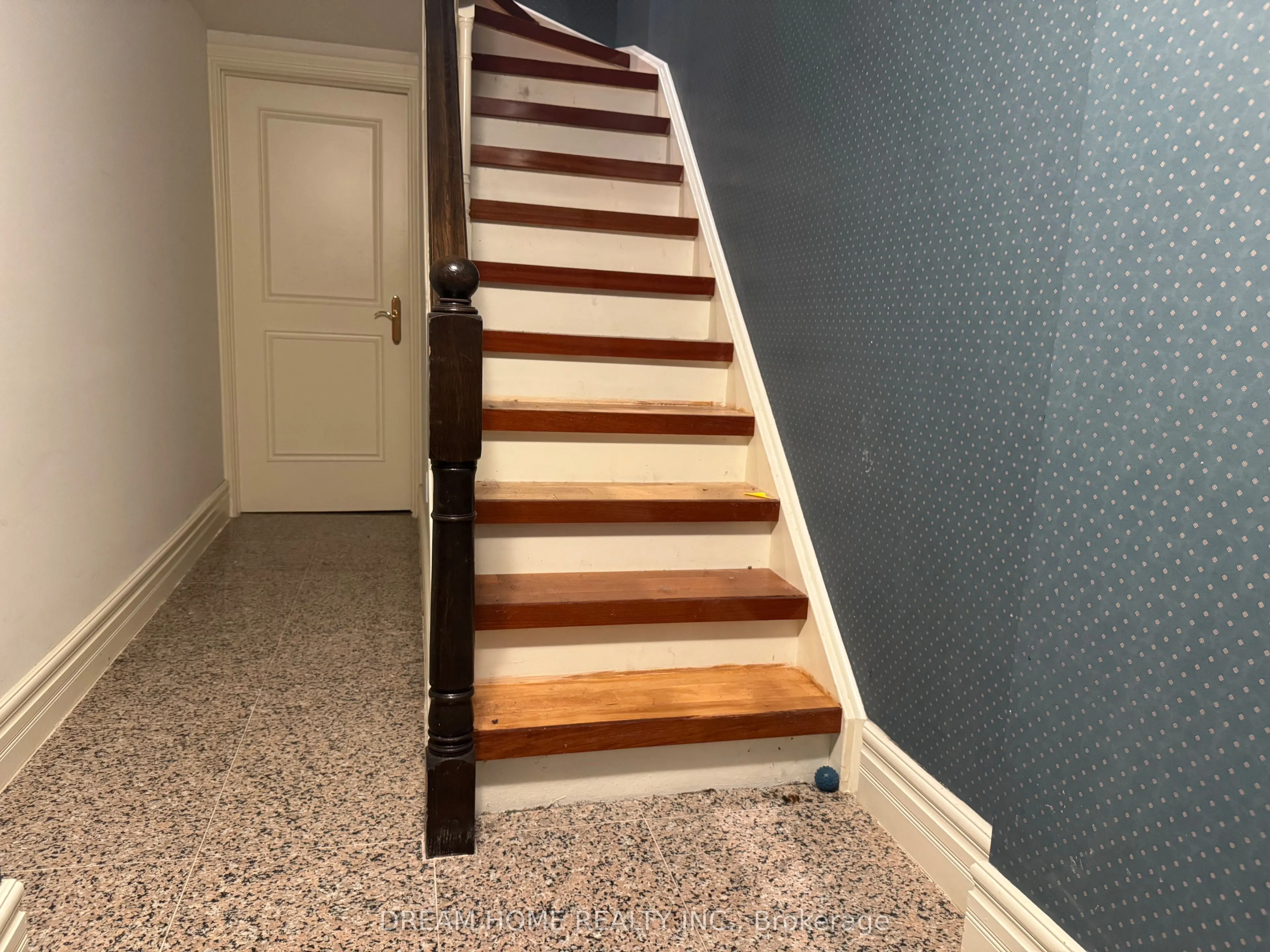 2 Cortina Court, #Side Unit