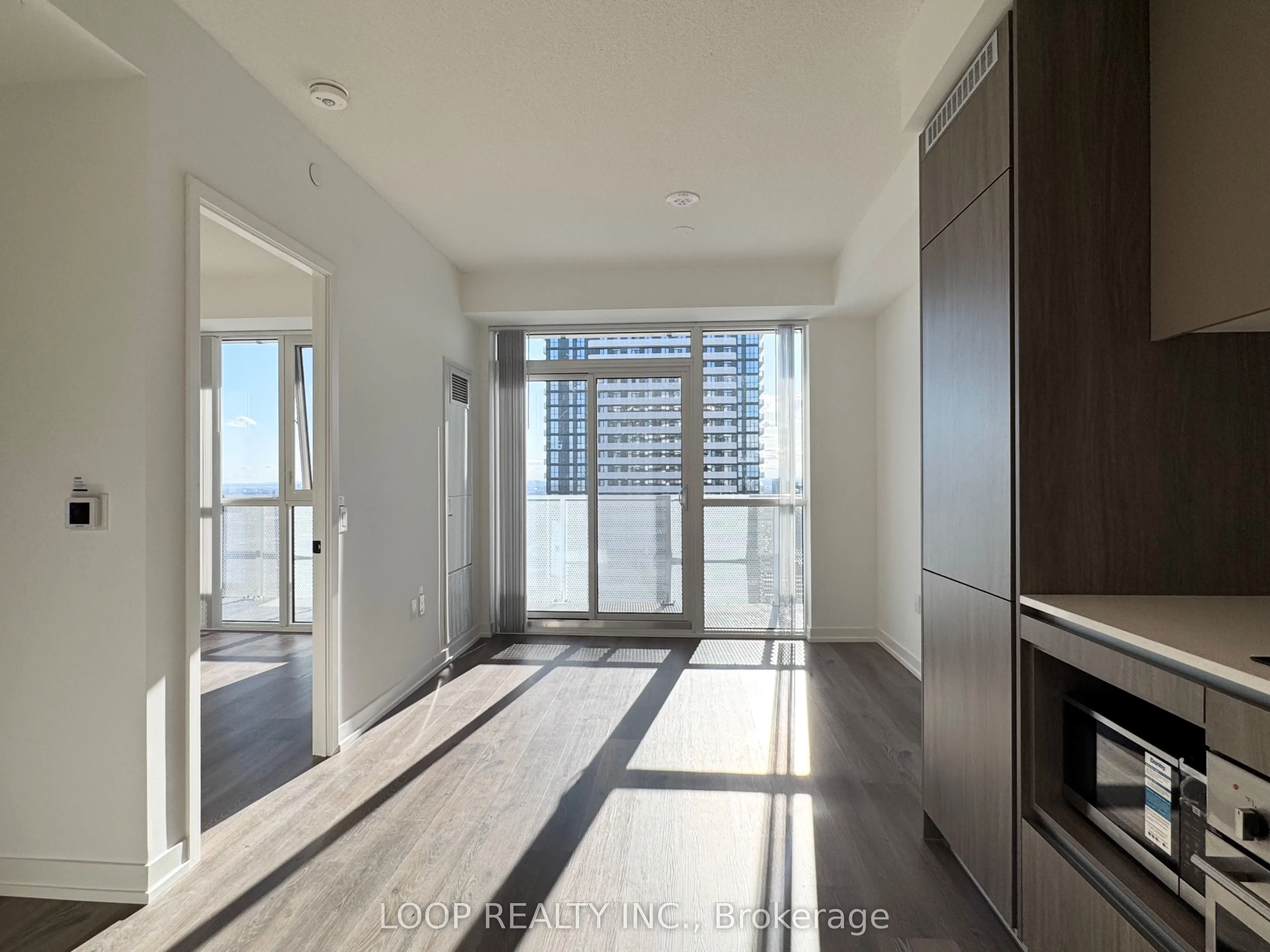 28 Interchange Way, #3901