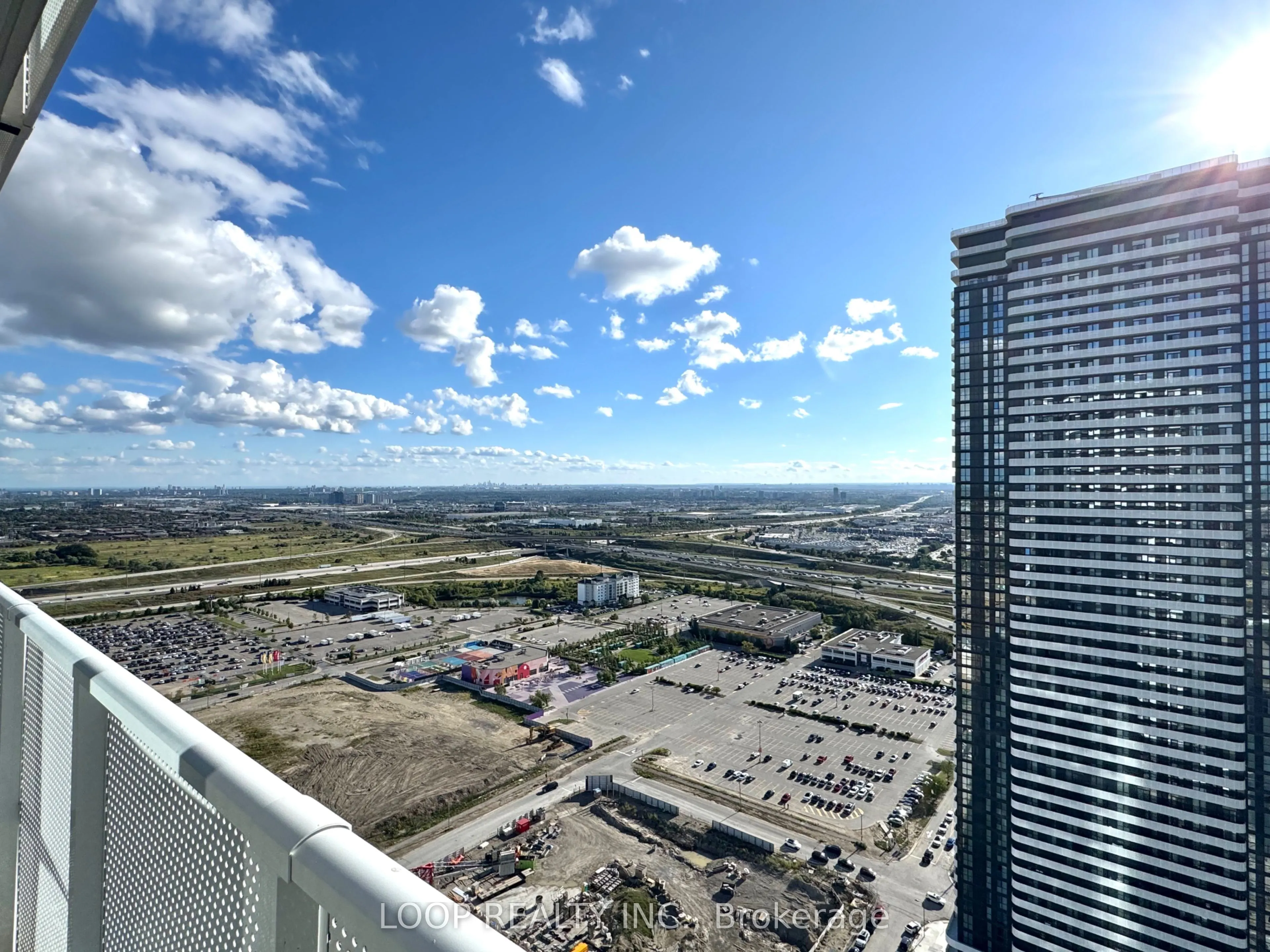 28 Interchange Way, #3901