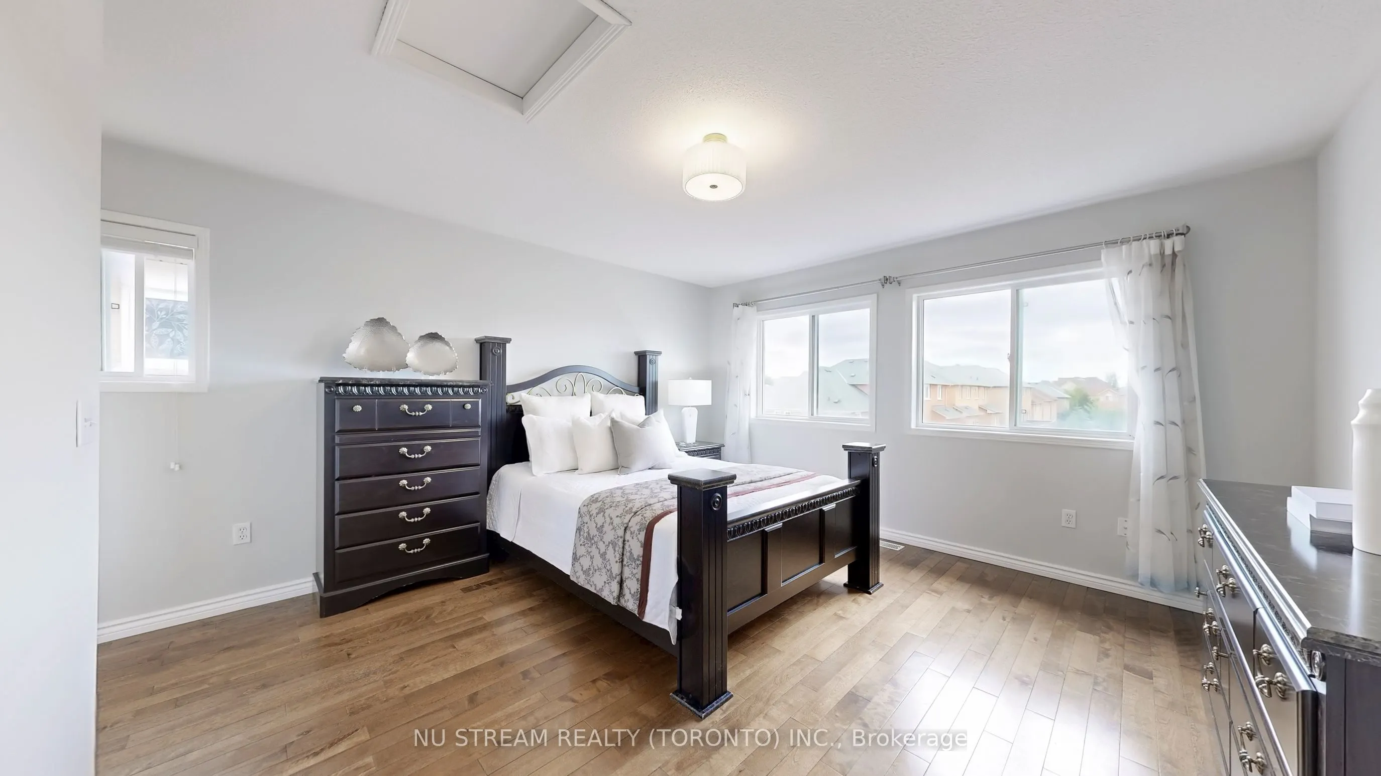 41 Bur Oak Avenue