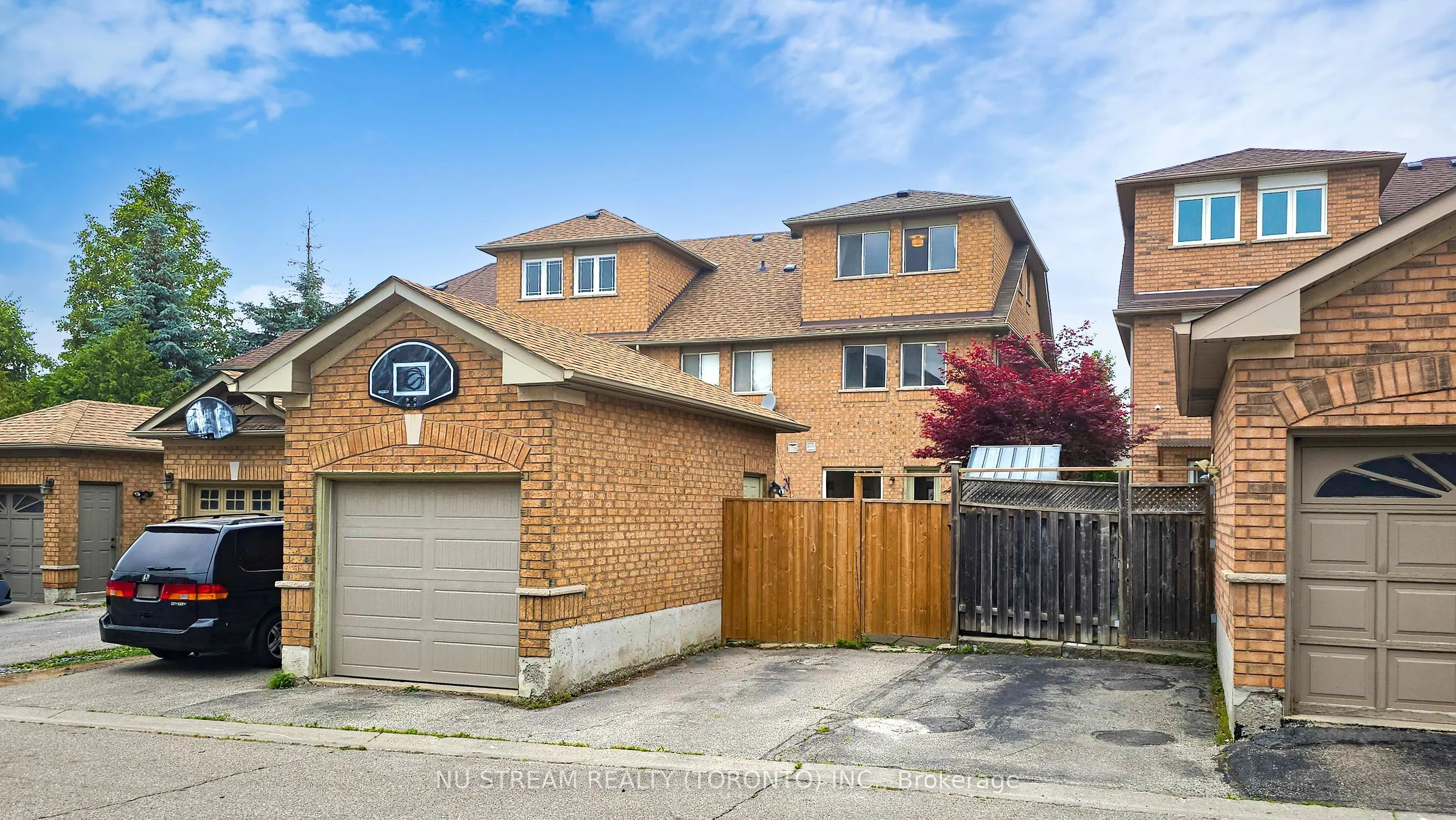 41 Bur Oak Avenue