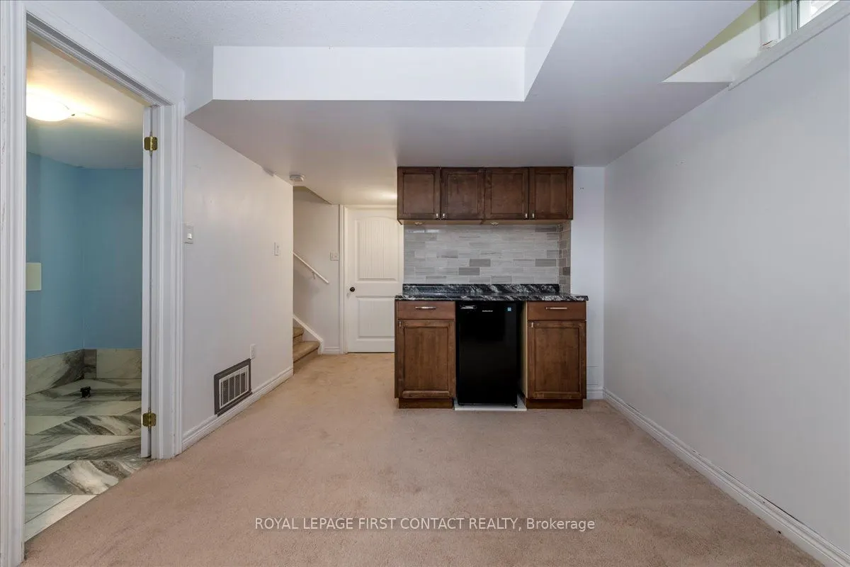 22 Admiral Crescent