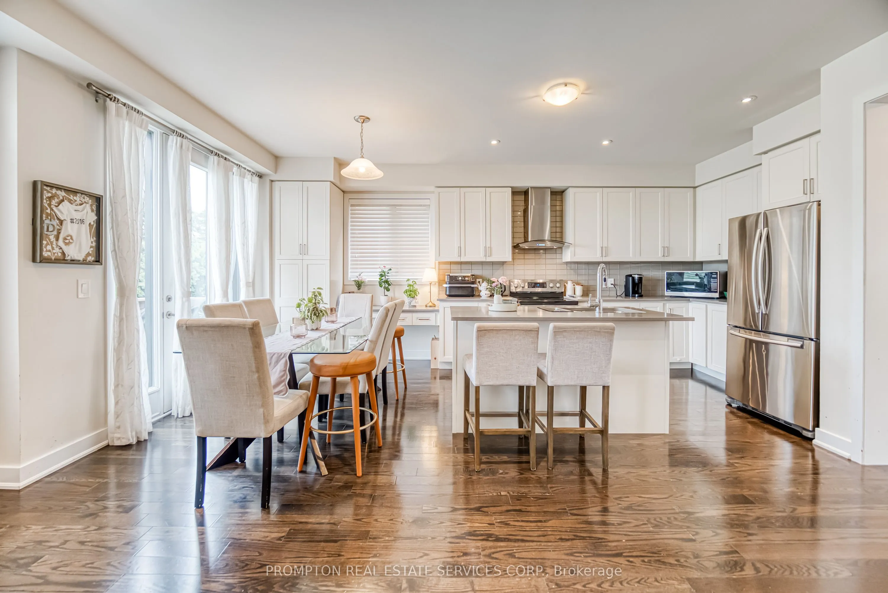 48 Helliwell Crescent